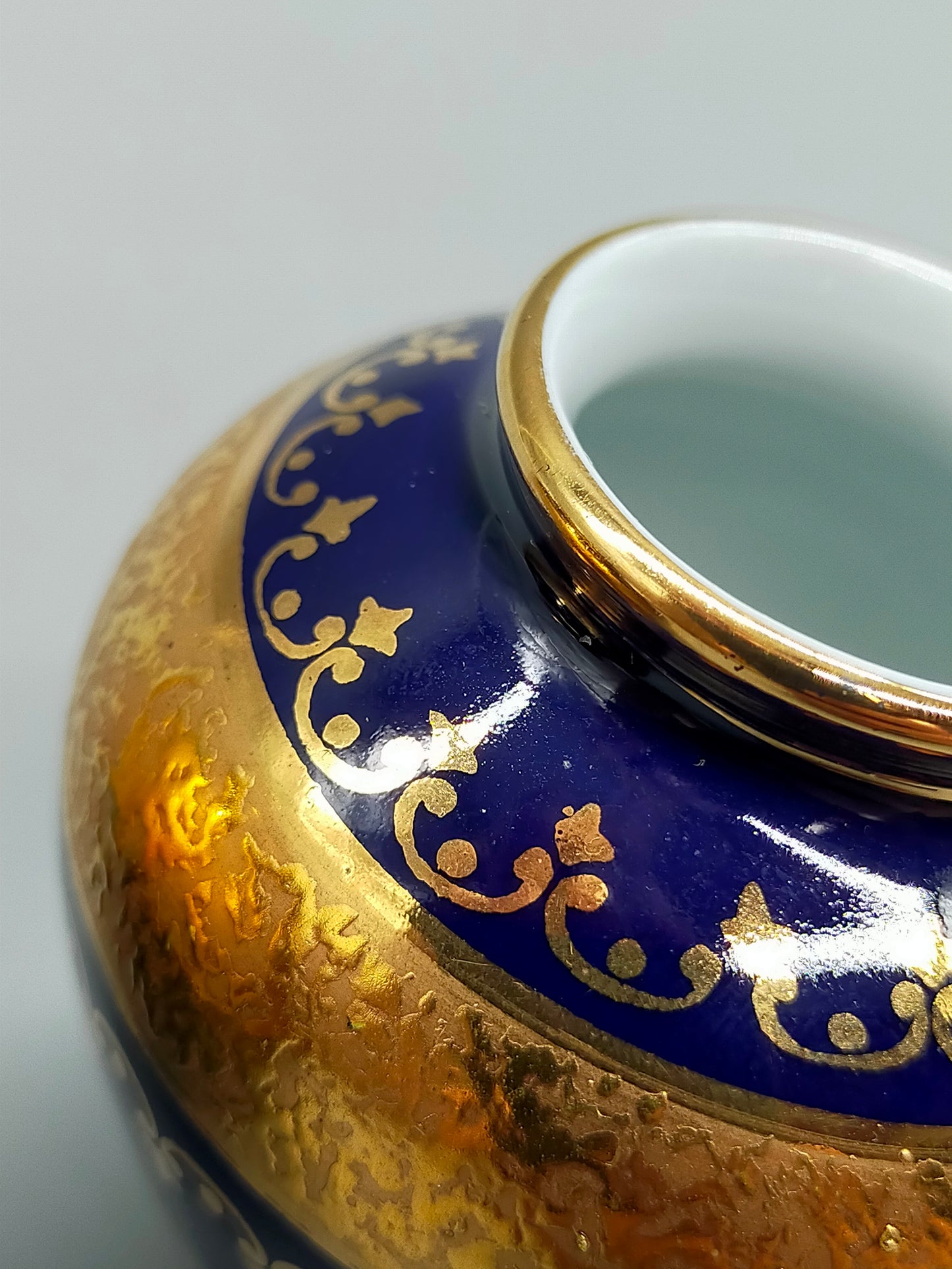 Royal KPM Porcellan Bavaria Deckelvasen Echt Cobalt mit Golddekor