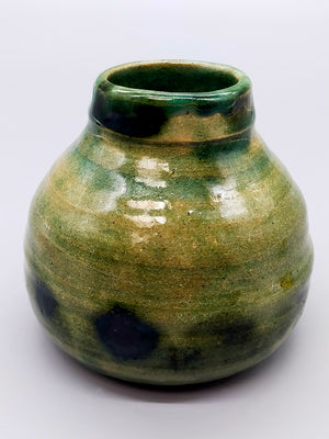 Rustikale Studio Keramik Vase Grünes Design mit Künstler-Signatur