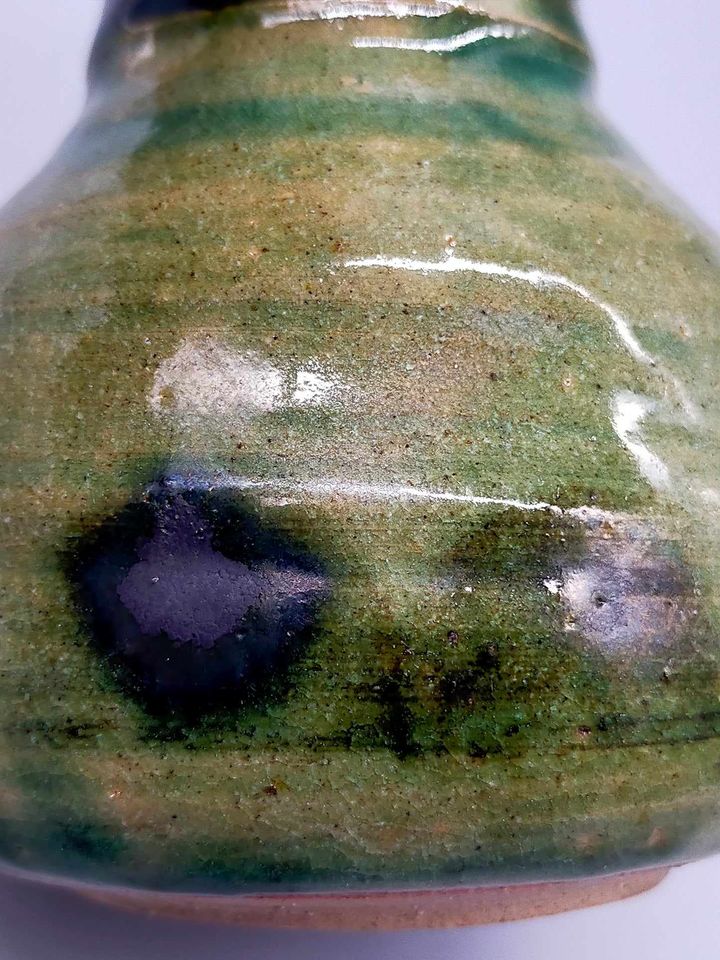 Rustikale Studio Keramik Vase Grünes Design mit Künstler-Signatur