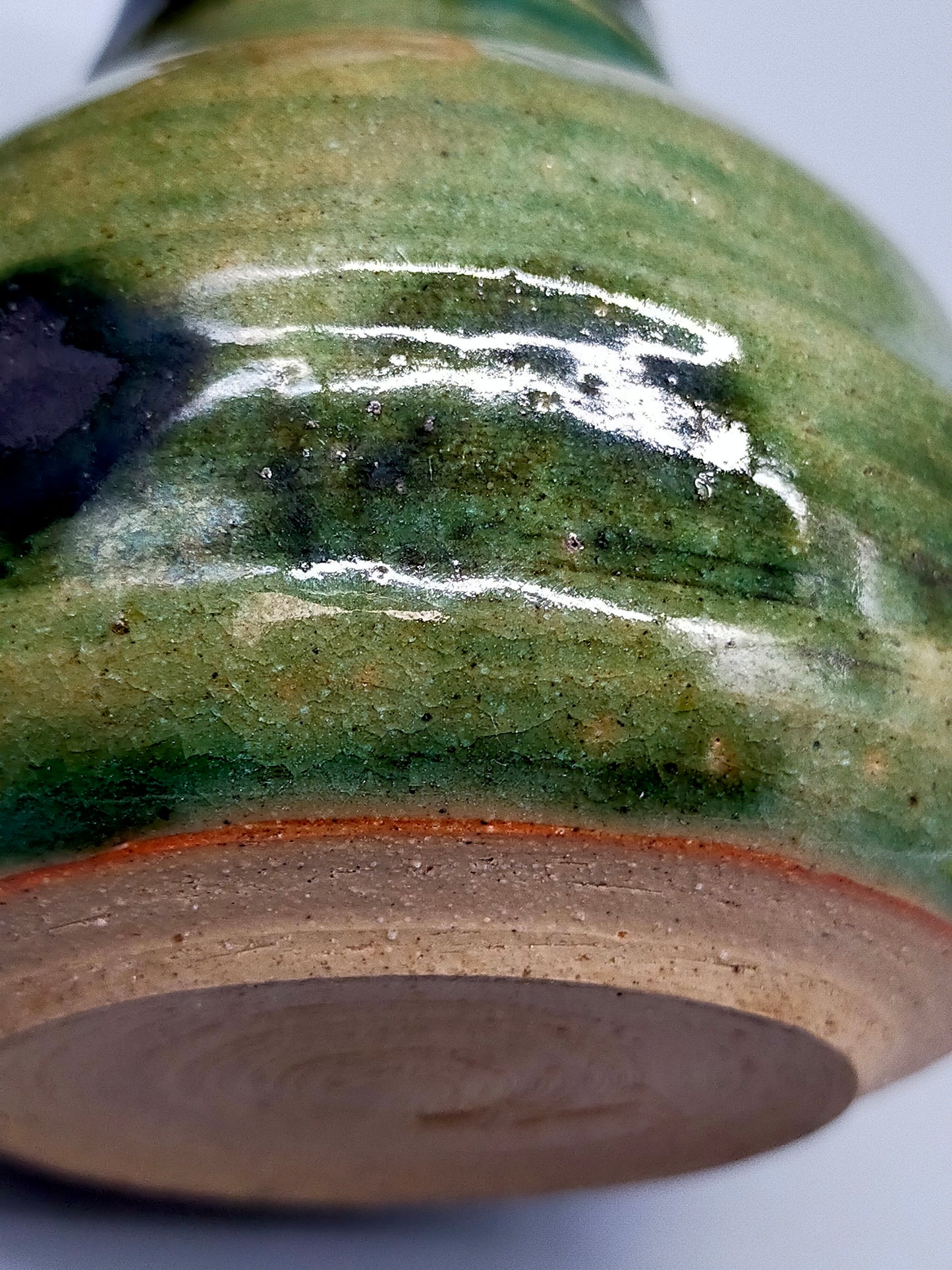 Rustikale Studio Keramik Vase Grünes Design mit Künstler-Signatur