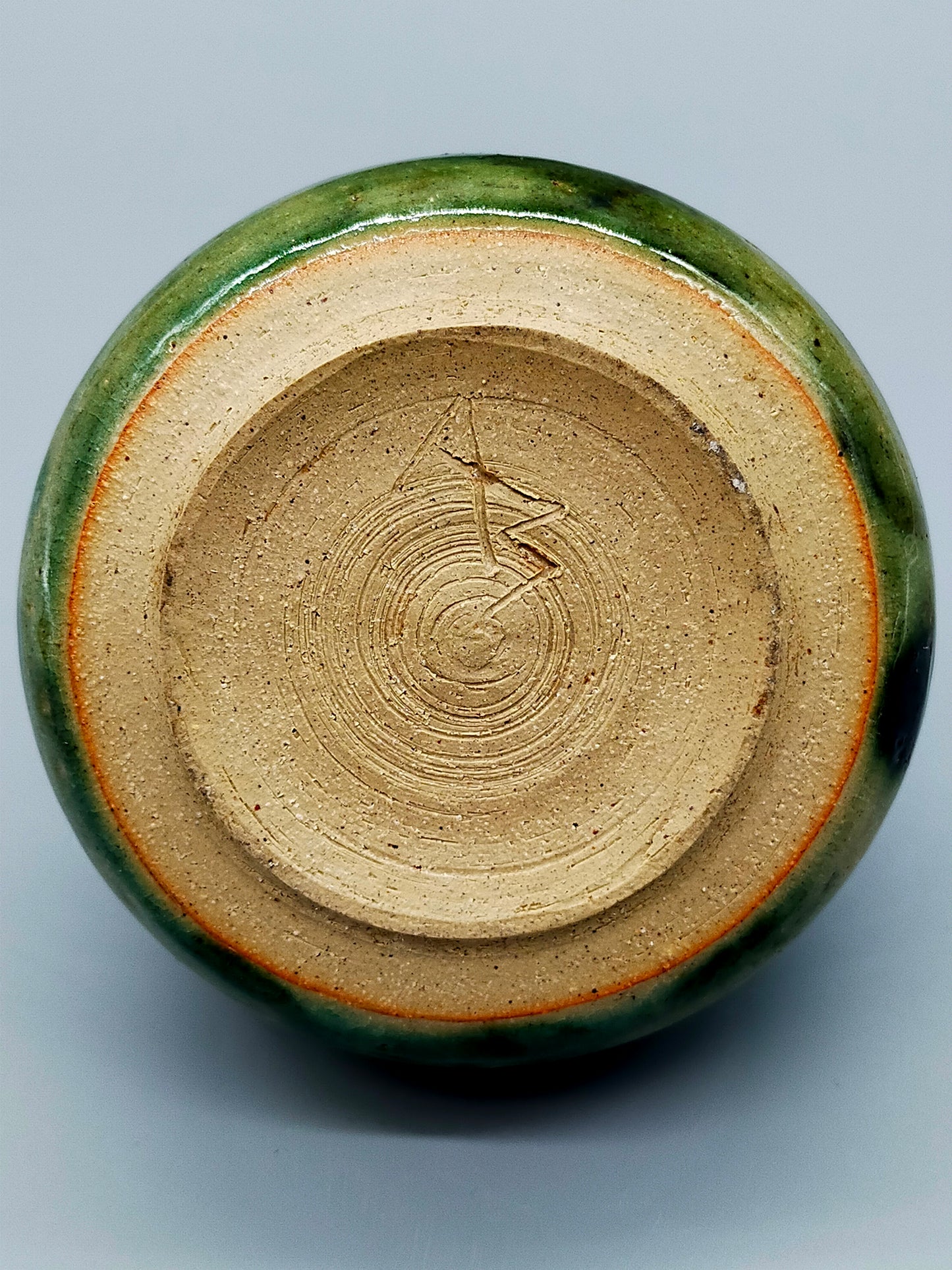 Rustikale Studio Keramik Vase Grünes Design mit Künstler-Signatur