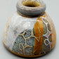 Kunstvolle Studiokeramik Vase mit Spiral-Signatur Rustikales Design