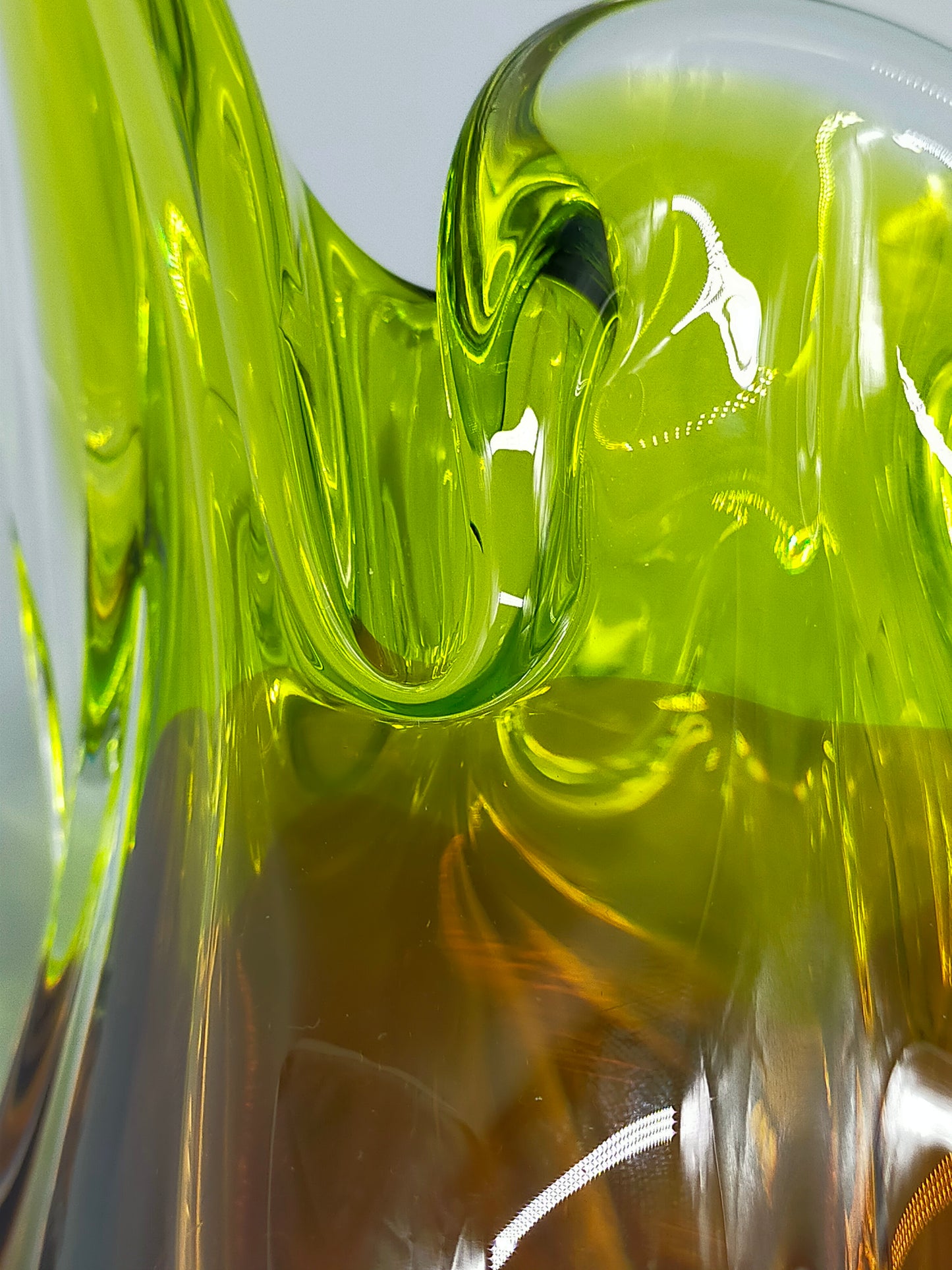 Murano Glas Vase Elegantes Sommerso Design in Grün und Braun