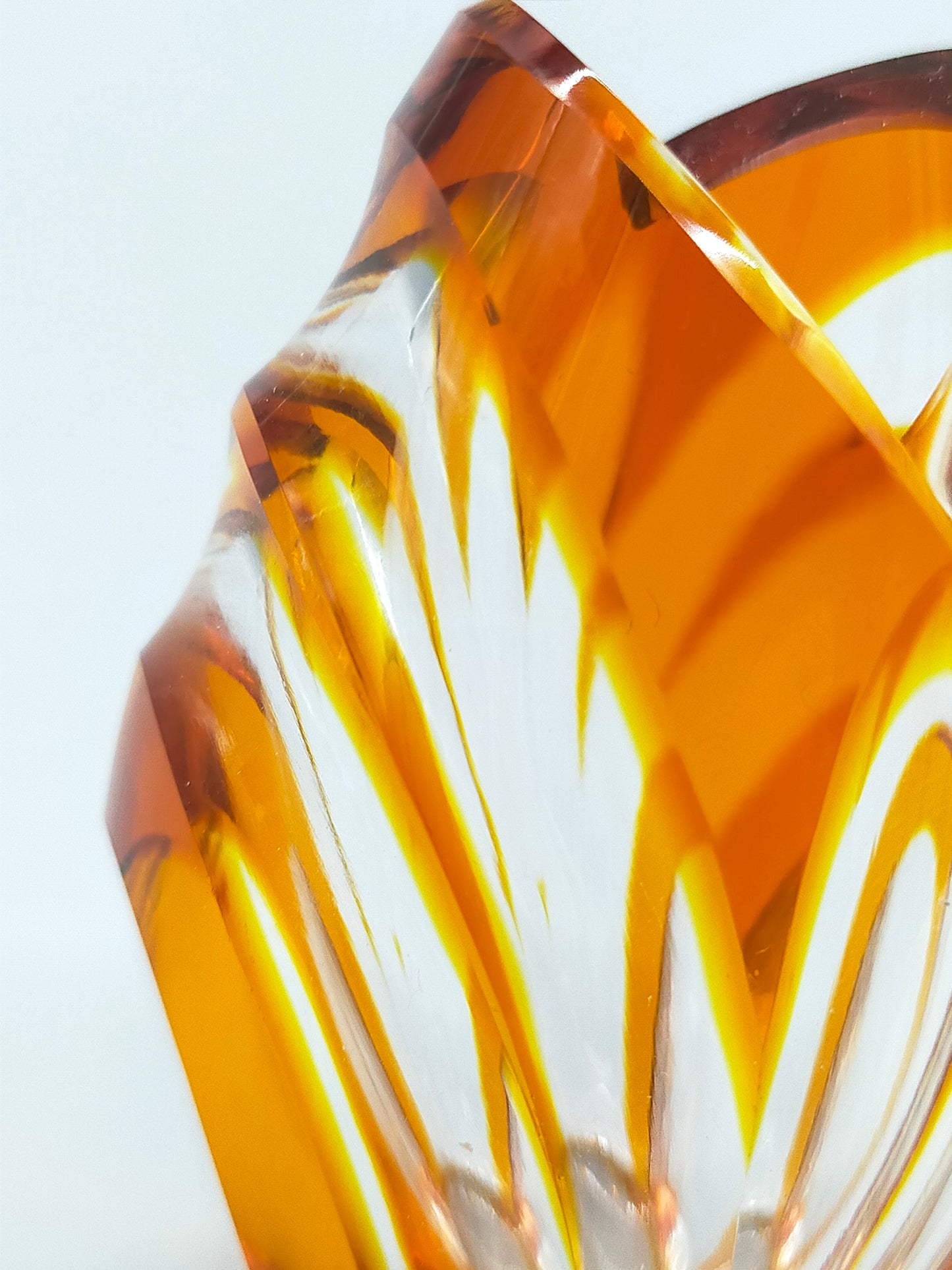Böhmische Chribska Kunstglas Vase Design in Bernstein-Gelb