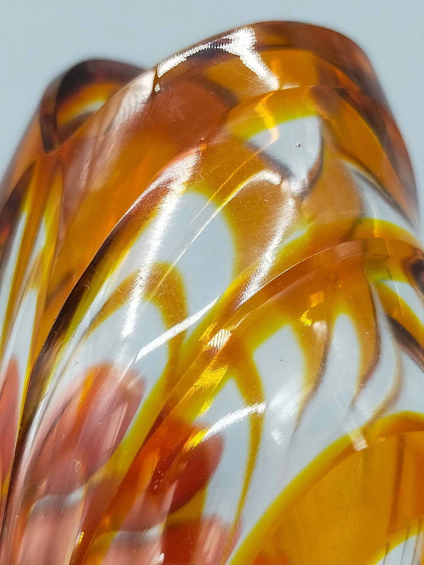 Böhmische Chribska Kunstglas Vase Design in Bernstein-Gelb