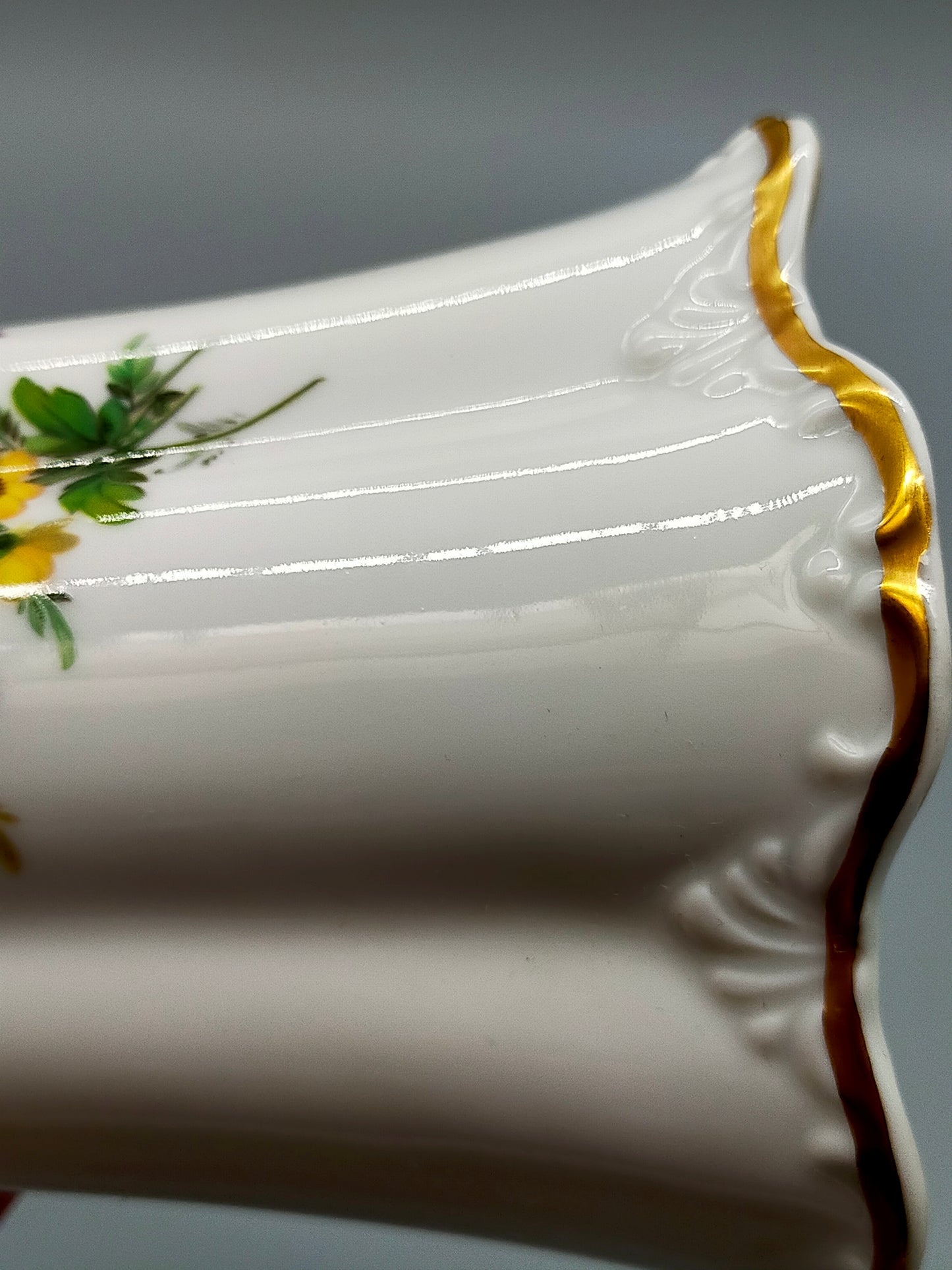 Eleganter Gerold Porzellan Krug Florales Dekor mit Goldrand