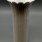 Elegante Kaiser Porzellan Vase Weißes Reliefdesign mit Wellenrand