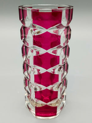 Hochwertige Kristall Vase Kunstvolles Überfangglas in Rubinrot