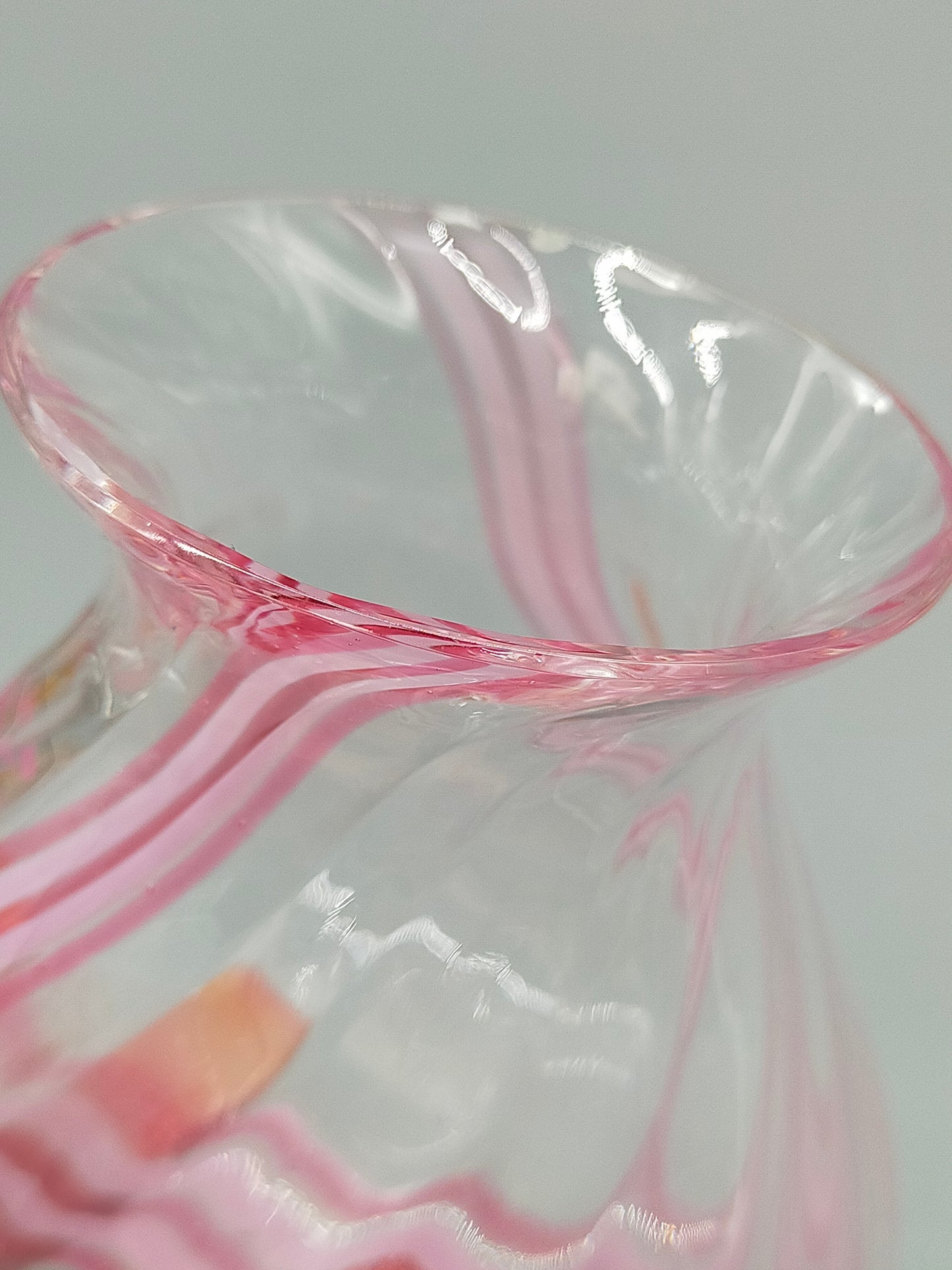 Caithness Rondo Glas Vase Pink-Weißer Wirbel aus Schottland