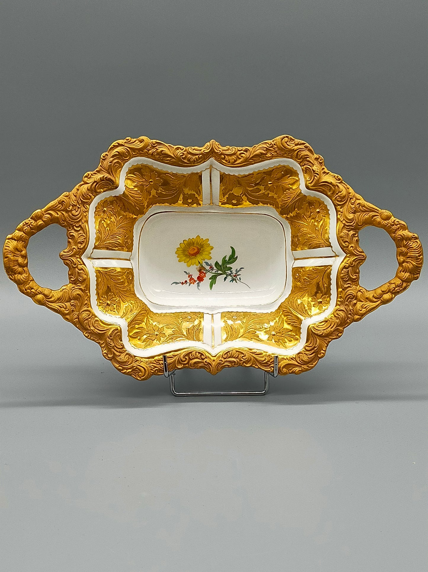 Seltene Meissen Prunkschale (1924) Goldrelief Blumendekor