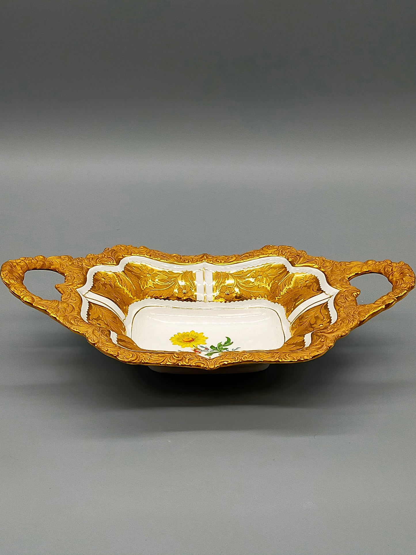 Seltene Meissen Prunkschale (1924) Goldrelief Blumendekor
