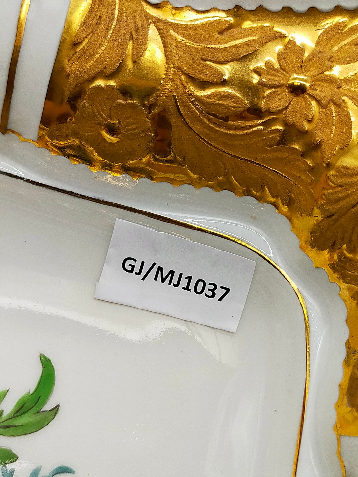 Seltene Meissen Prunkschale (1924) Goldrelief Blumendekor