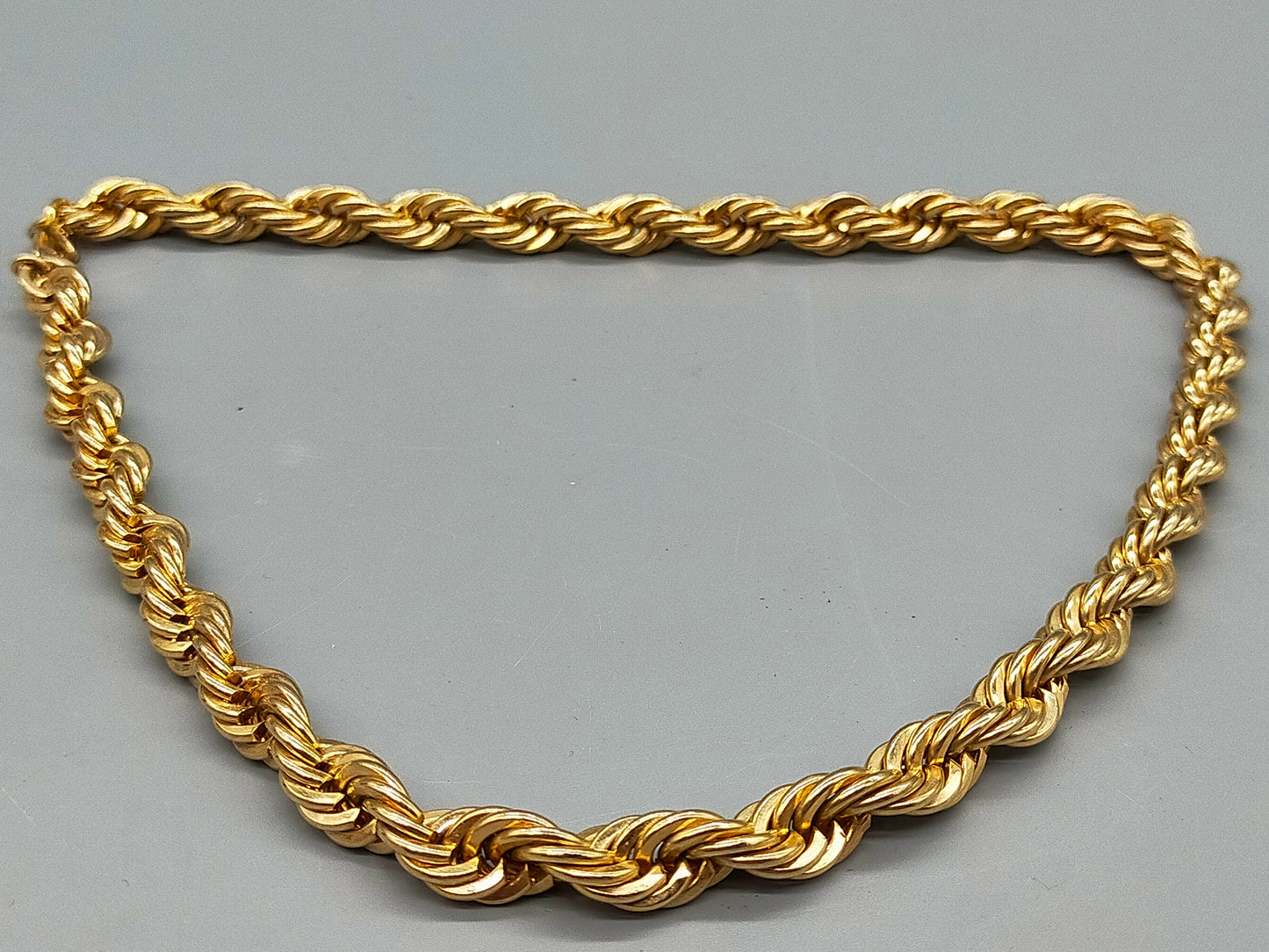 Klassische Kordelkette in Gold-Optik Eleganter Schmuck für jeden Anlass