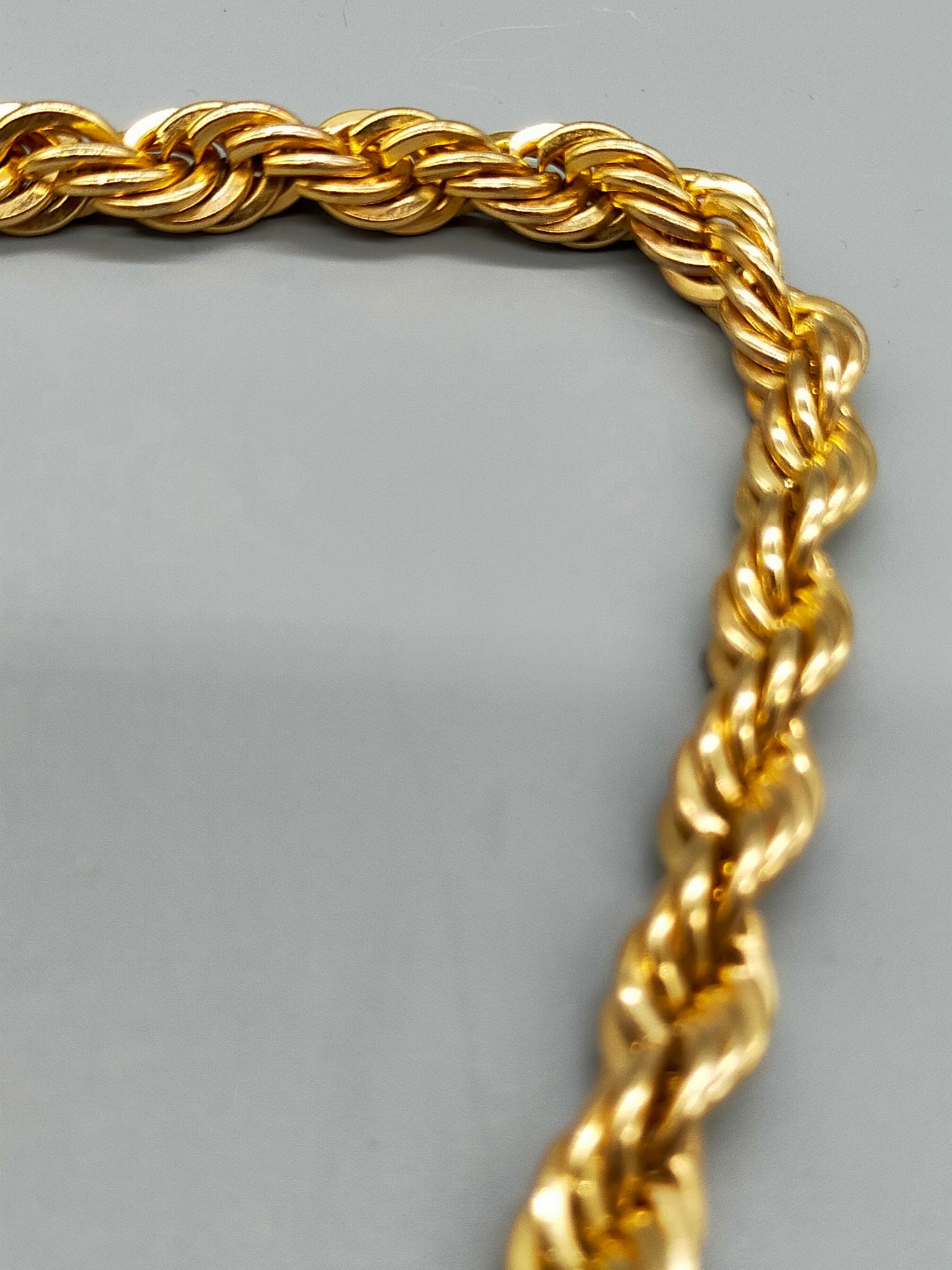 Klassische Kordelkette in Gold-Optik Eleganter Schmuck für jeden Anlass