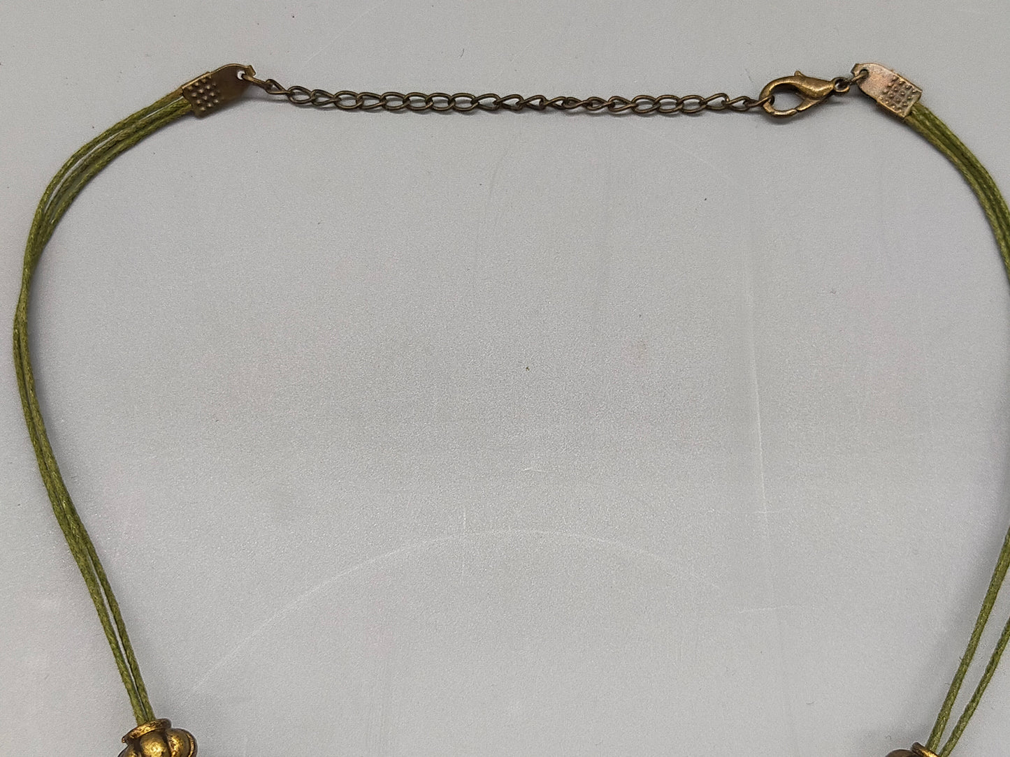 Statement Damen Kette mit grünem Emaille-Medaillon Vintage Stil