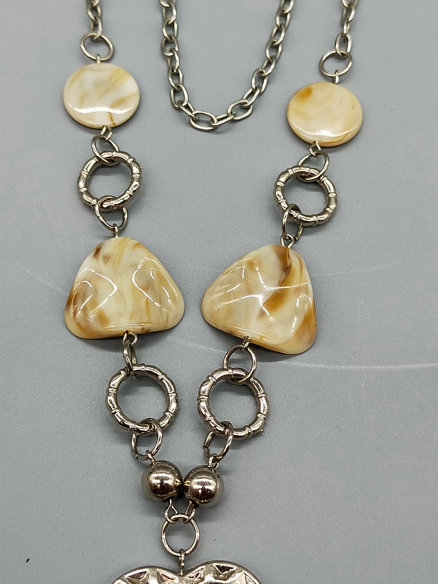 Elegante Damen Kette mit Herzanhänger und Quaste