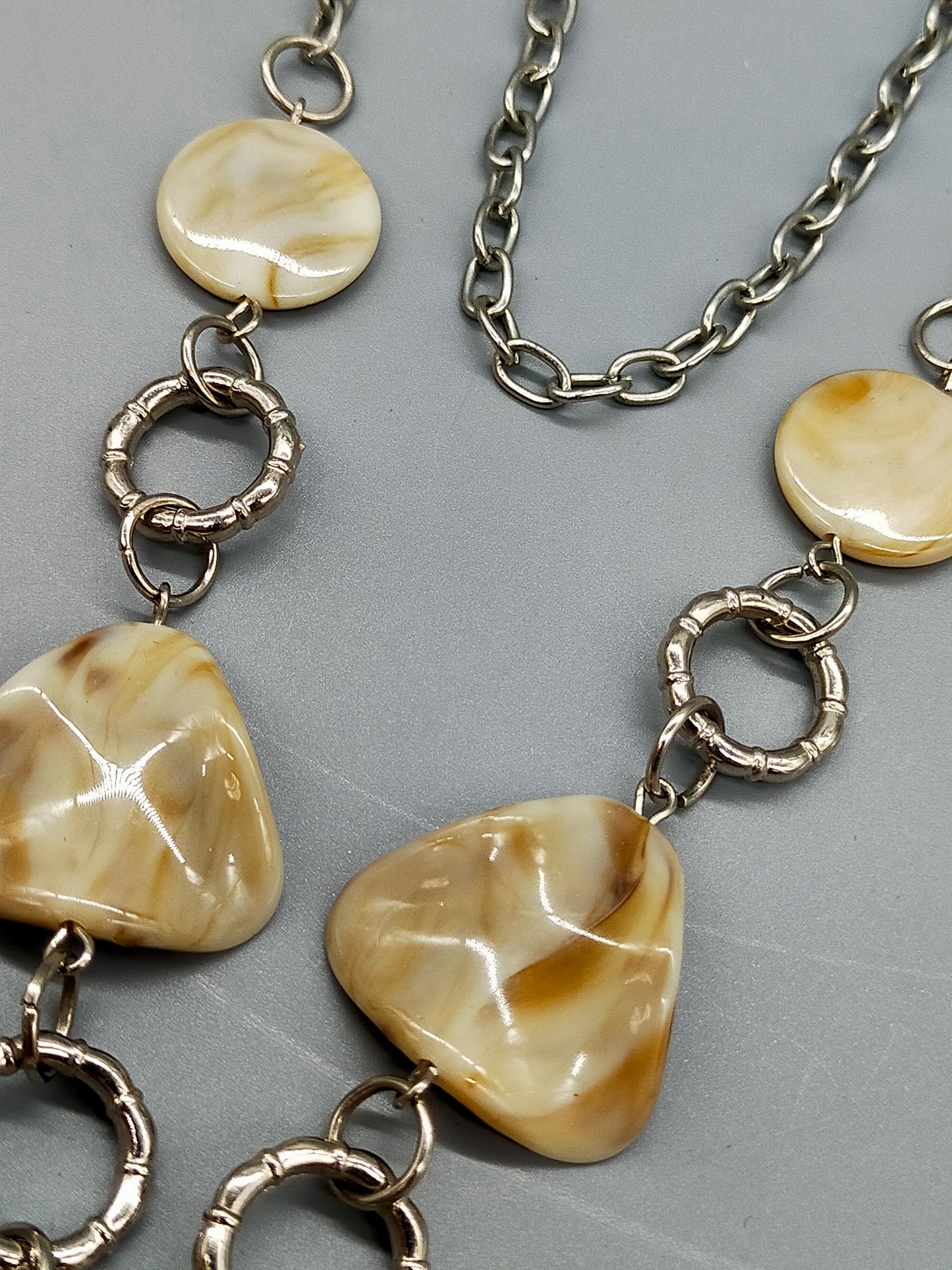 Elegante Damen Kette mit Herzanhänger und Quaste