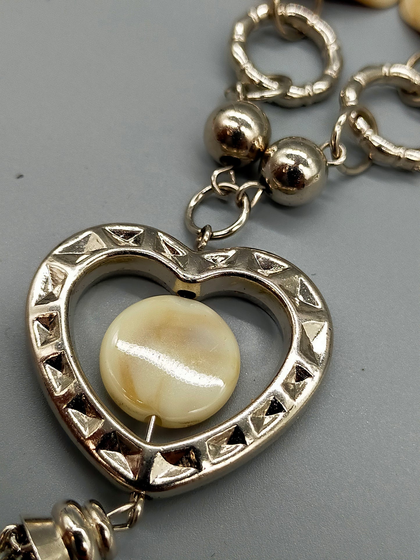 Elegante Damen Kette mit Herzanhänger und Quaste