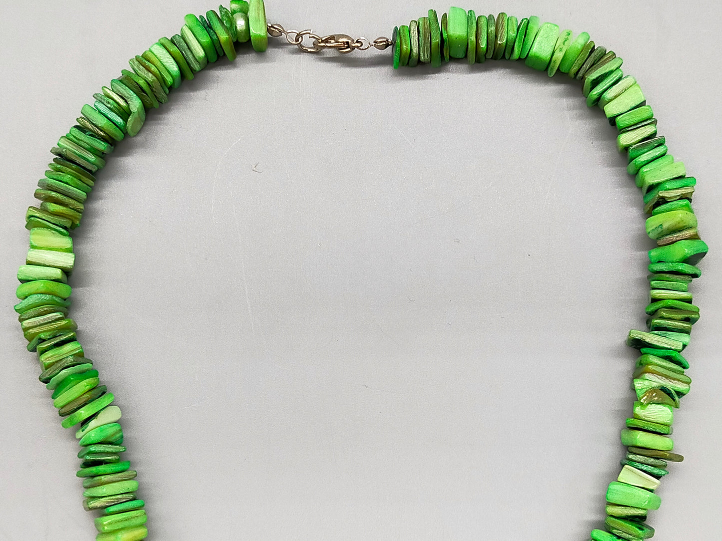 Auffällige Grüne Perlmutt Kette Modischer Muschelschmuck