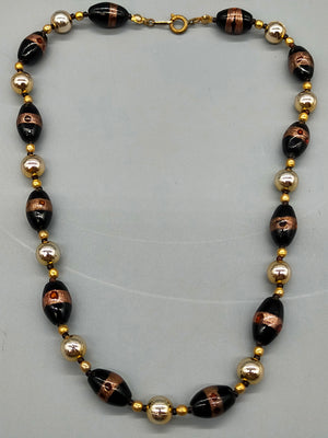 Elegante Muranoglas Damen Kette Schwarz und Gold für zeitlose Eleganz