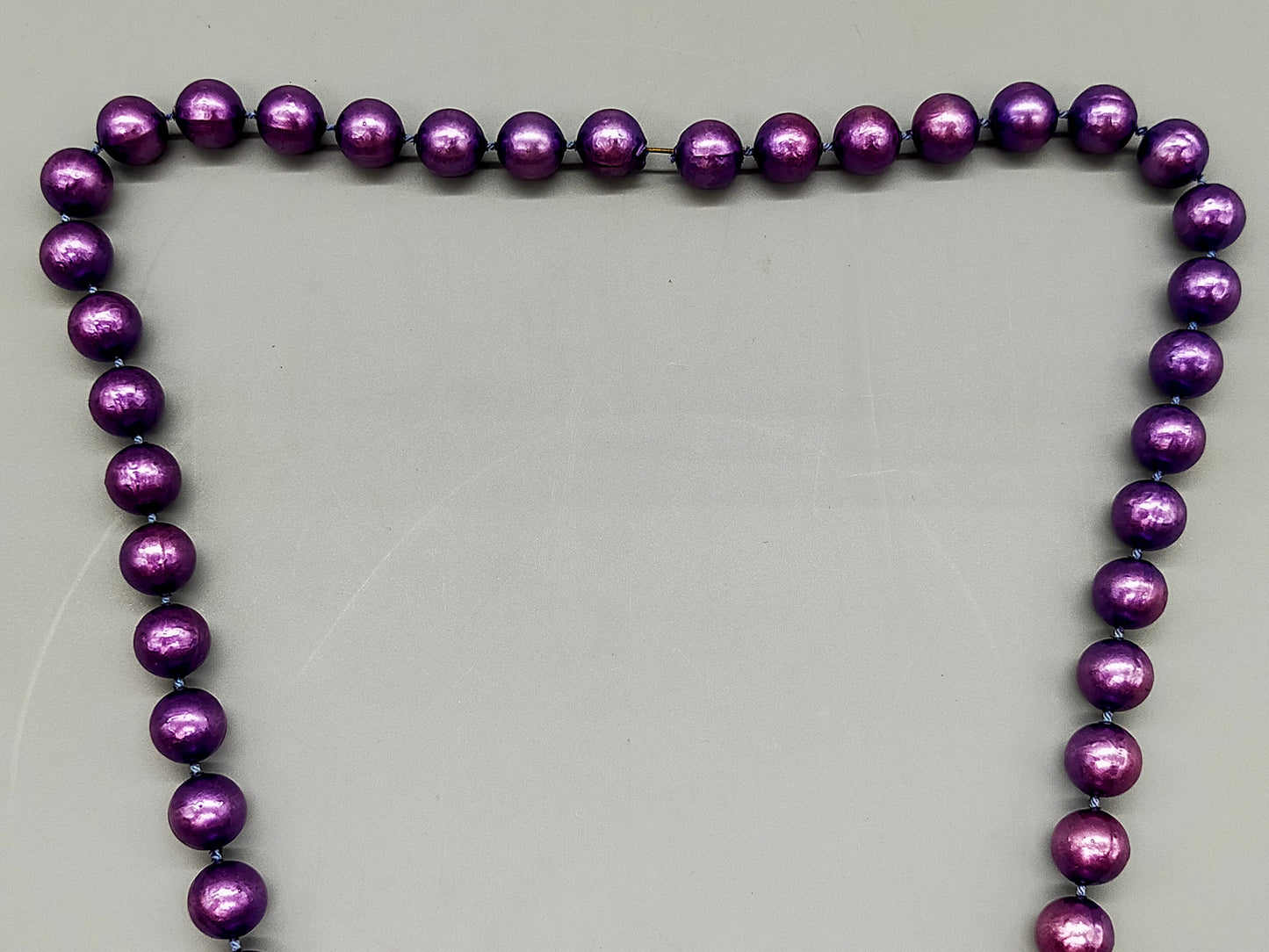 Elegante lila Perlenkette Klassische Damen Stil