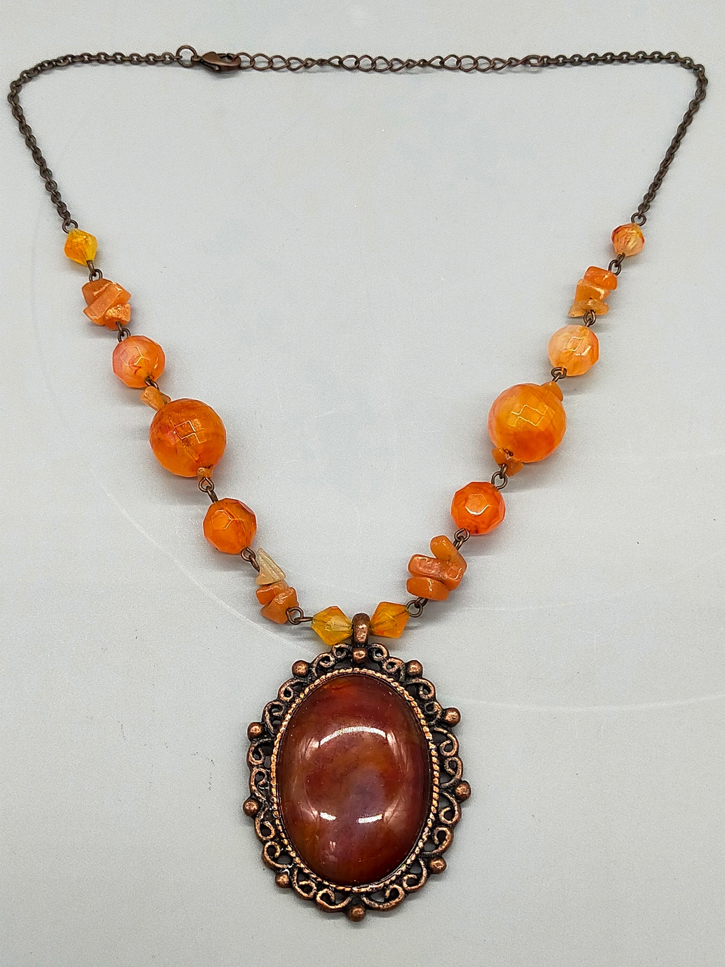 Elegante Damen Kette mit bernsteinfarbenem Stein Vintage Stil