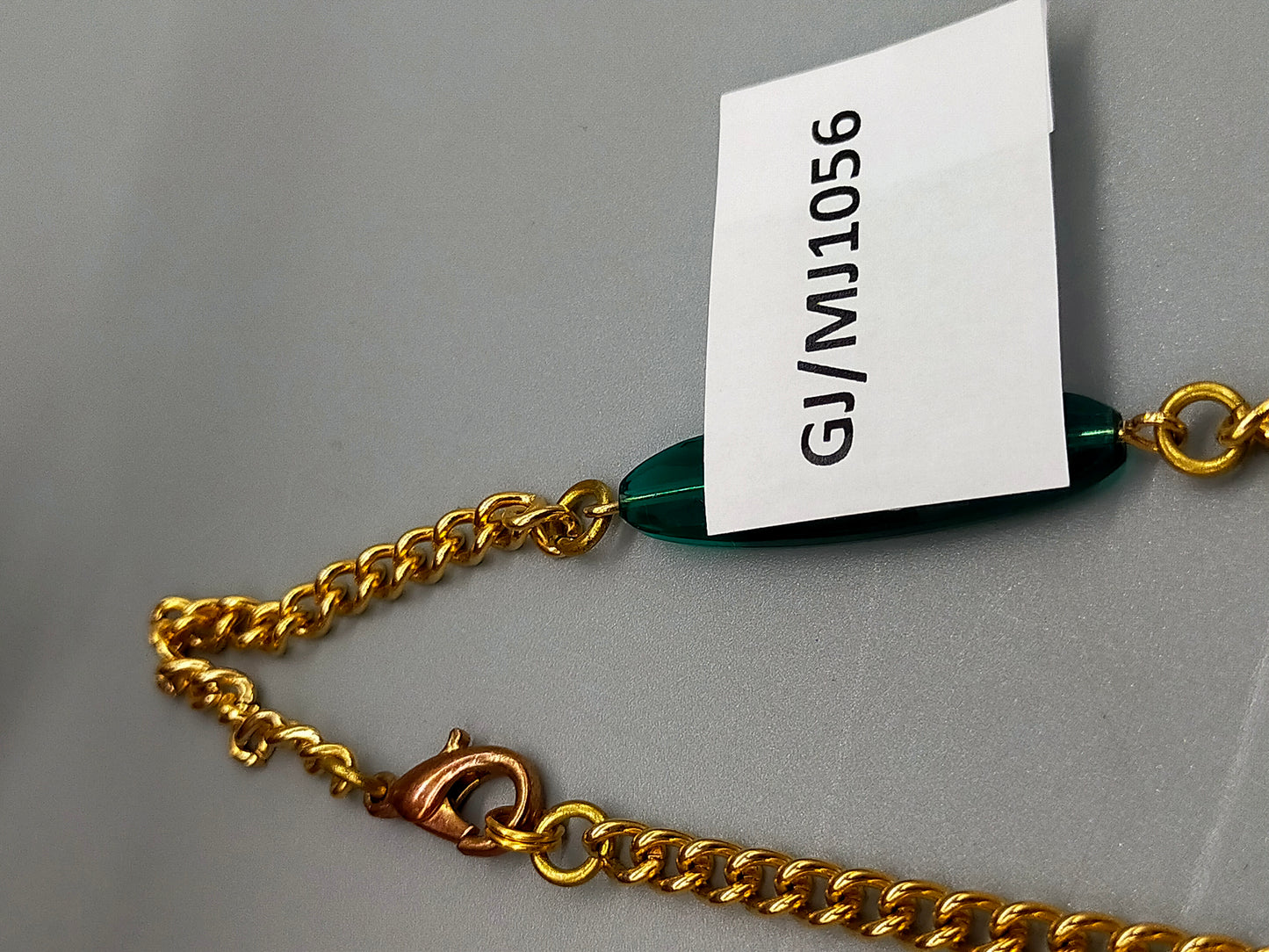 Elegante Damen Kette mit grünen und braunen Elementen