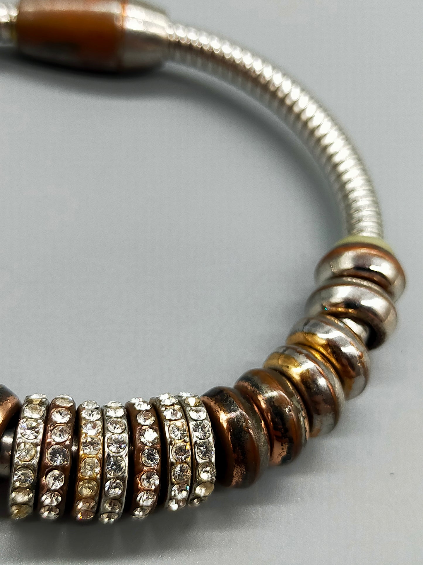 Modernes Damen Armband im Bicolor-Design mit Strass