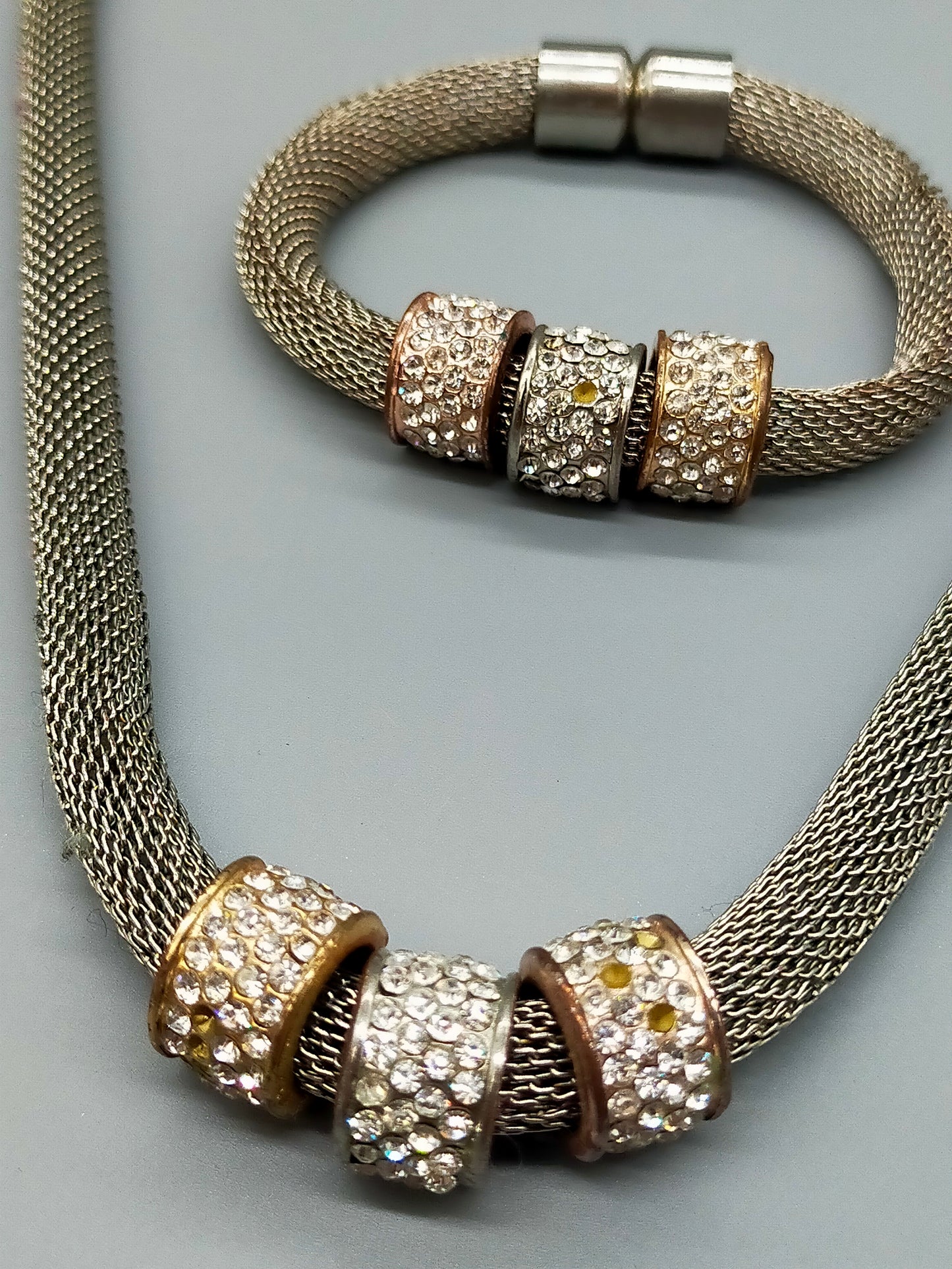 Exklusives Modeschmuck Set Kette und Armband Funkelndes Design