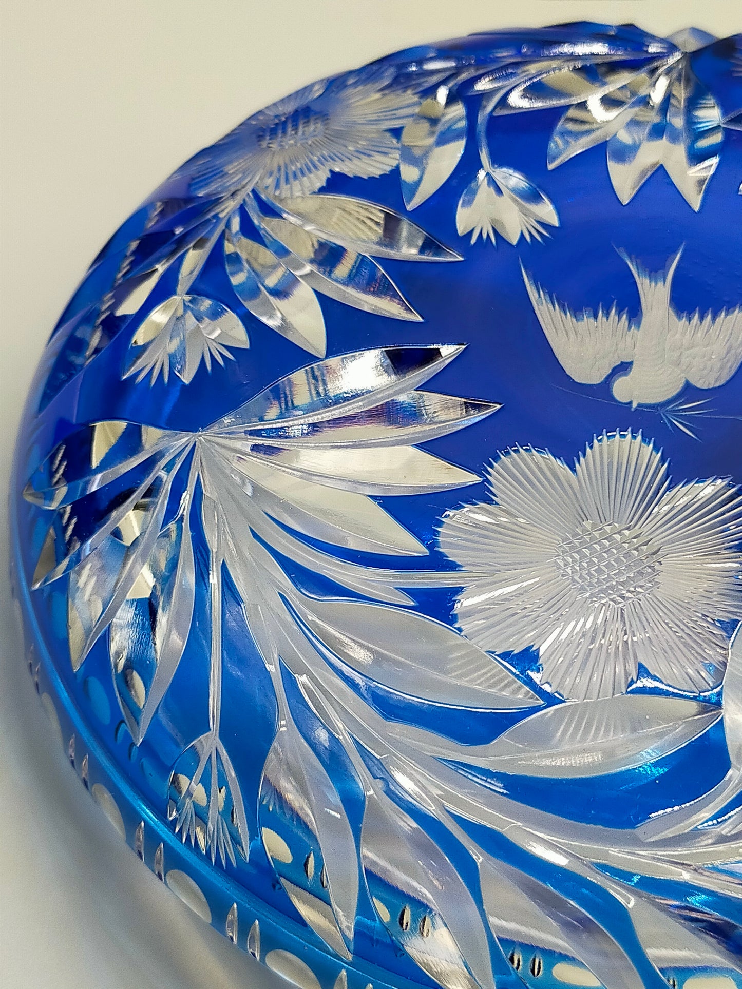 Edle Bleikristall Dose mit Deckel Blau Elegante Bonboniere mit Blumenschliff