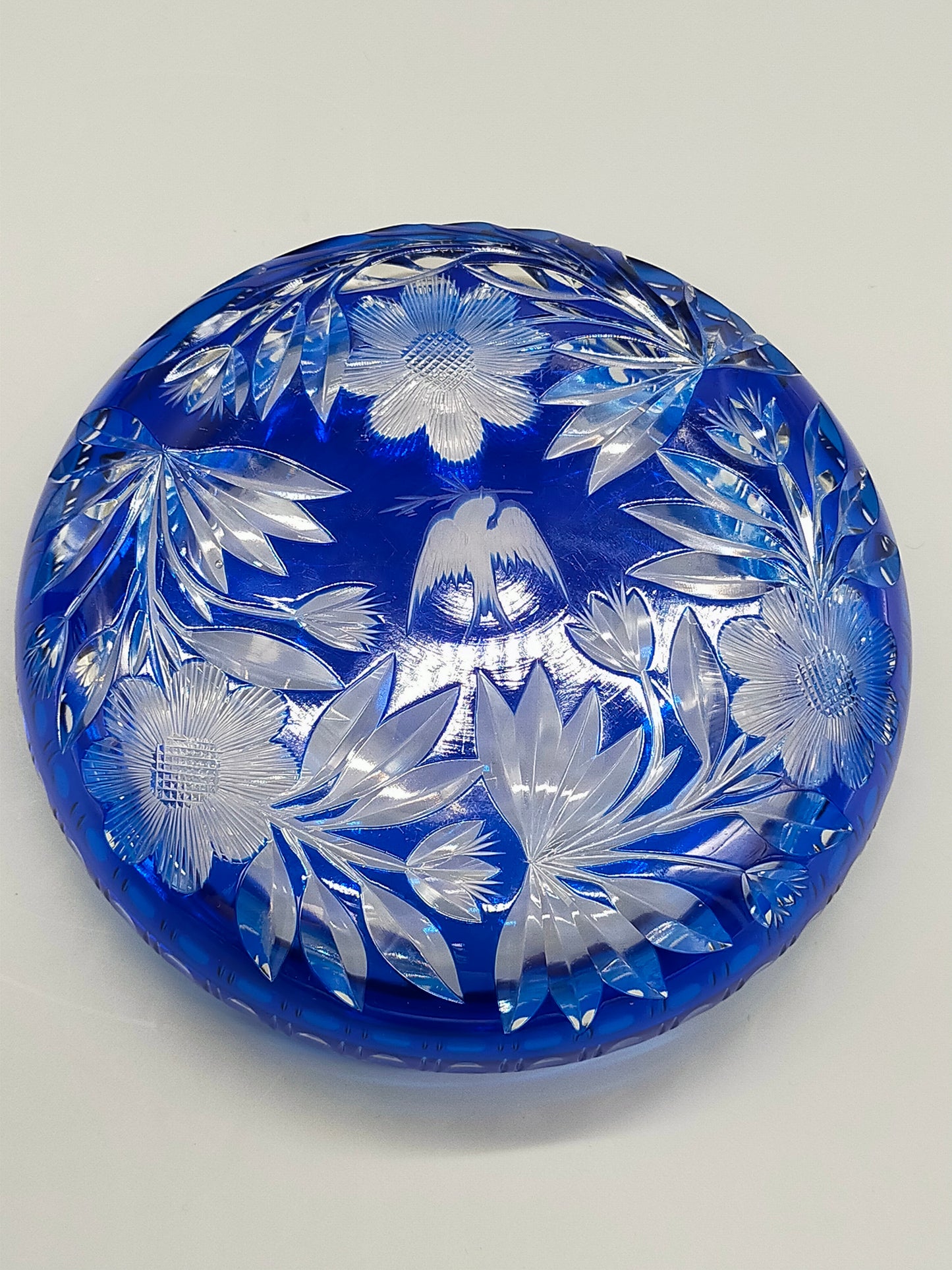 Edle Bleikristall Dose mit Deckel Blau Elegante Bonboniere mit Blumenschliff
