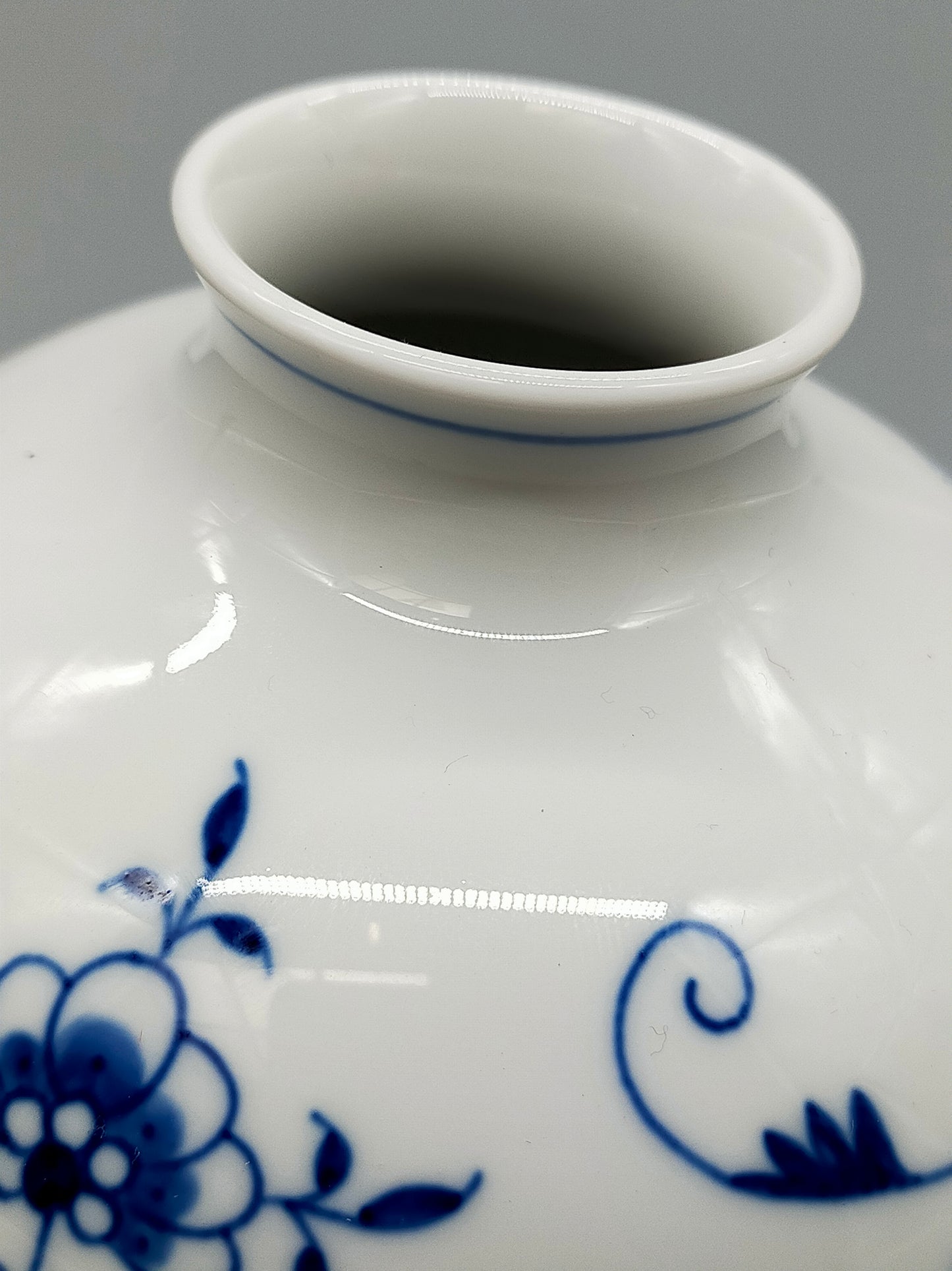 Edle Meissen Kugelvase Zwiebelmuster Handbemaltes Porzellan