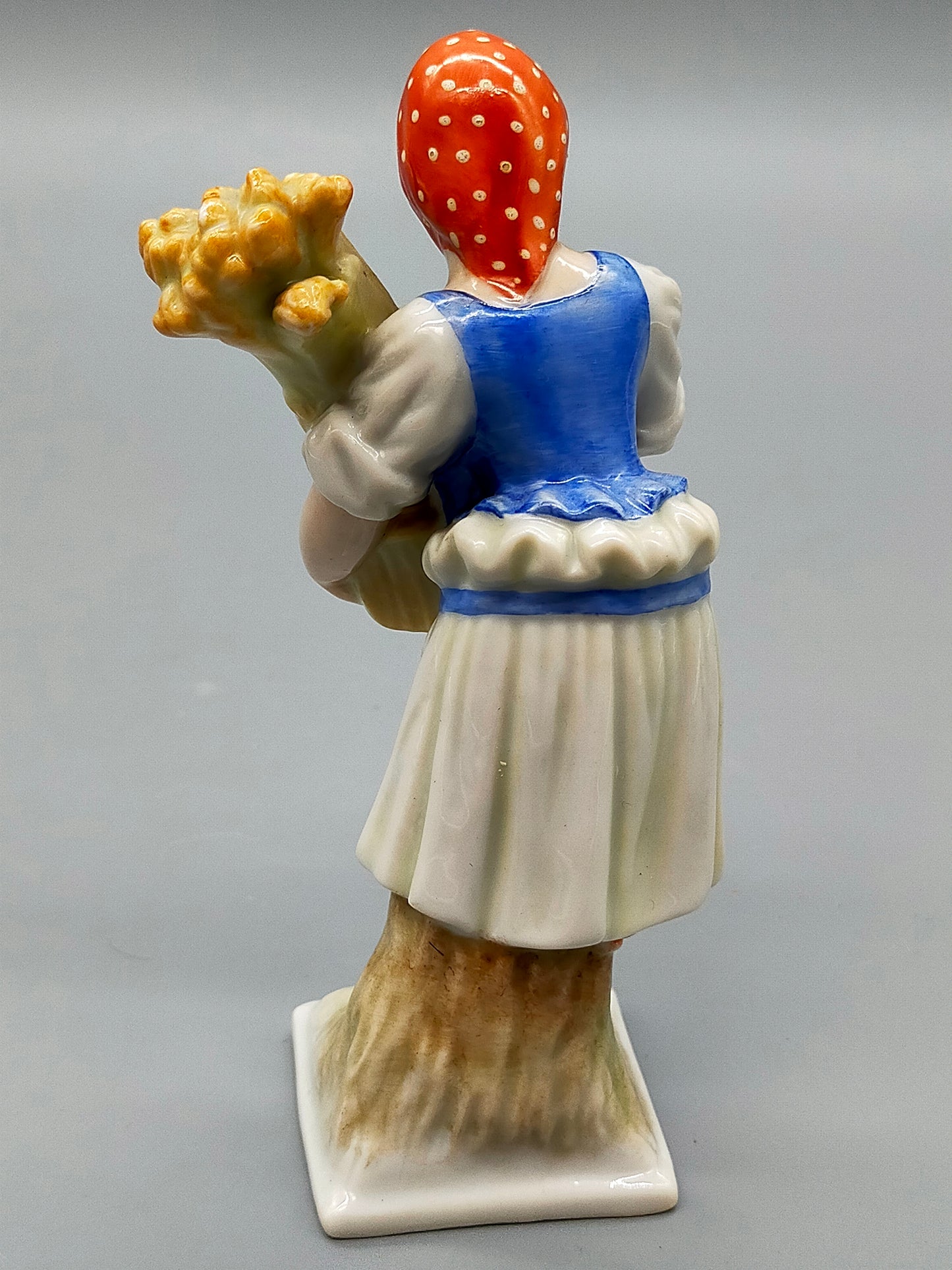 Herend Porzellan Figur Mädchen mit Ährenbündel Handbemalt