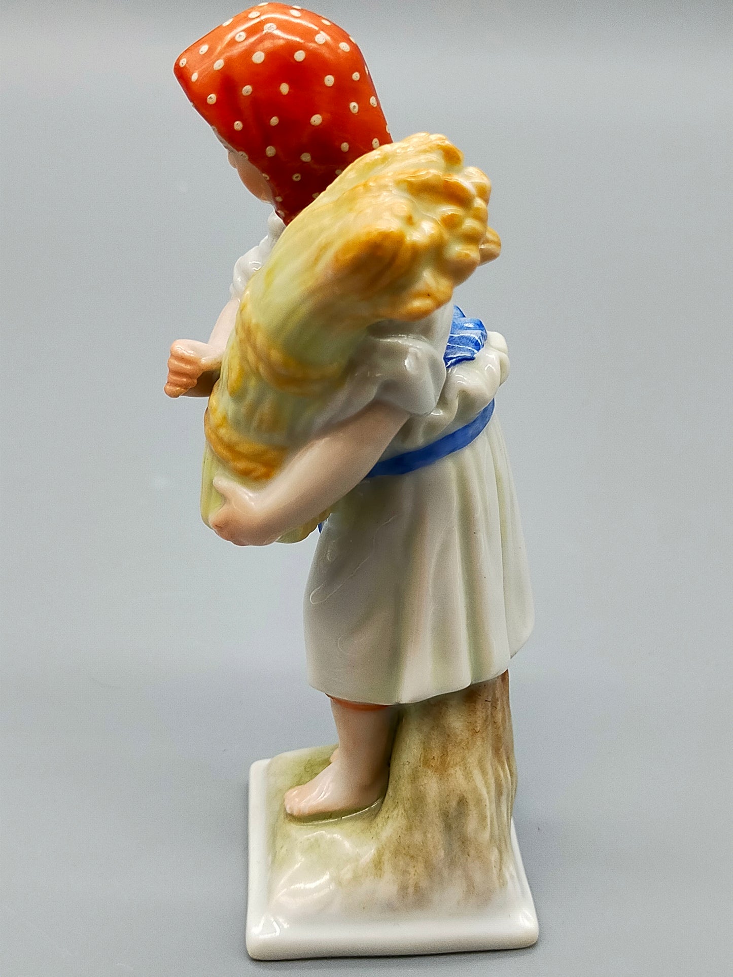 Herend Porzellan Figur Mädchen mit Ährenbündel Handbemalt