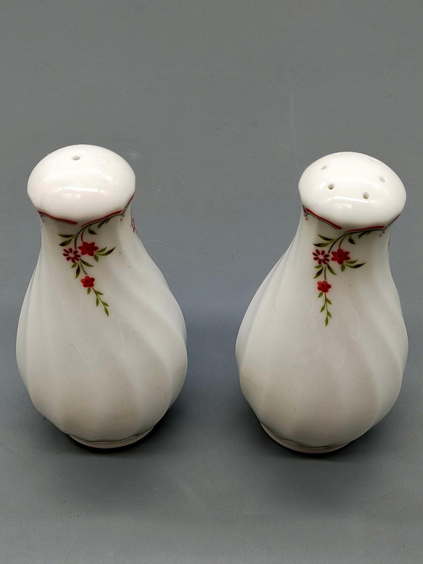 Klassisches Wedgwood Salz & Pfeffer Streuer Set Elegante Porzellan