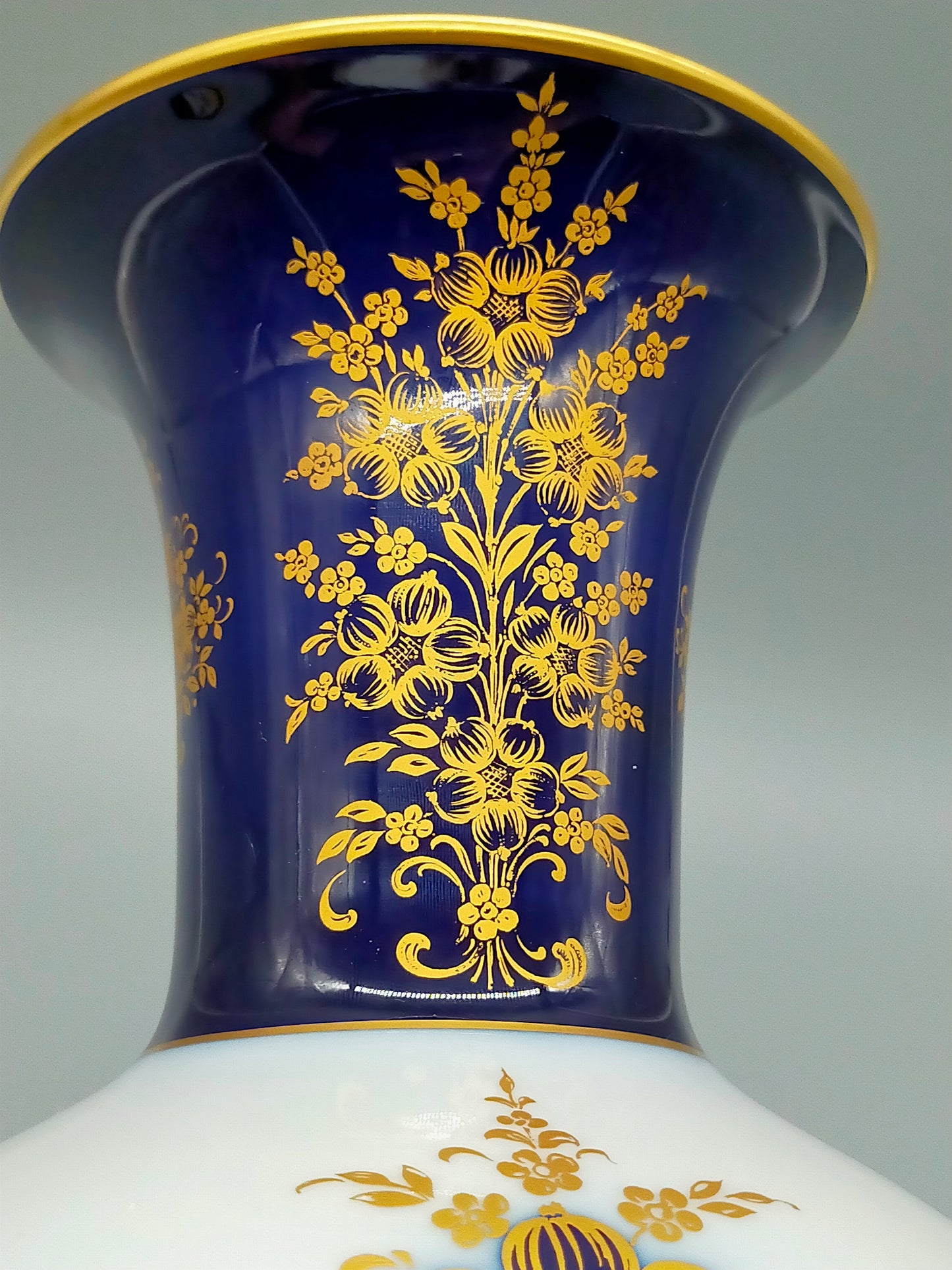 Edle Krautheim Selb Bavaria Vase  Prunkvase mit Golddekor und Kobaltblau