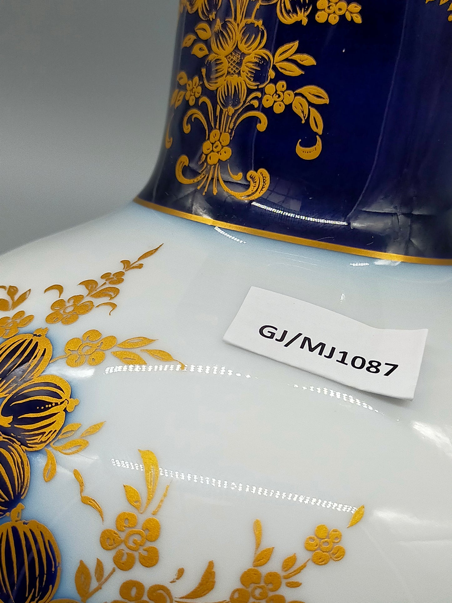 Edle Krautheim Selb Bavaria Vase  Prunkvase mit Golddekor und Kobaltblau