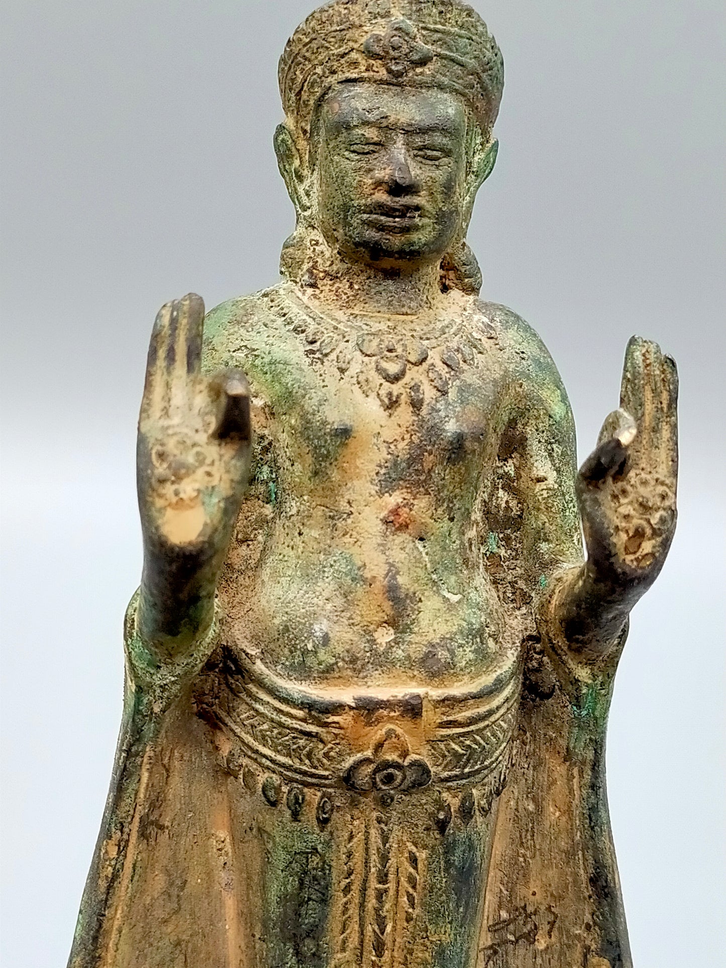 Antike Bronze Buddha Figur Stehender Buddha im Khmer-Stil
