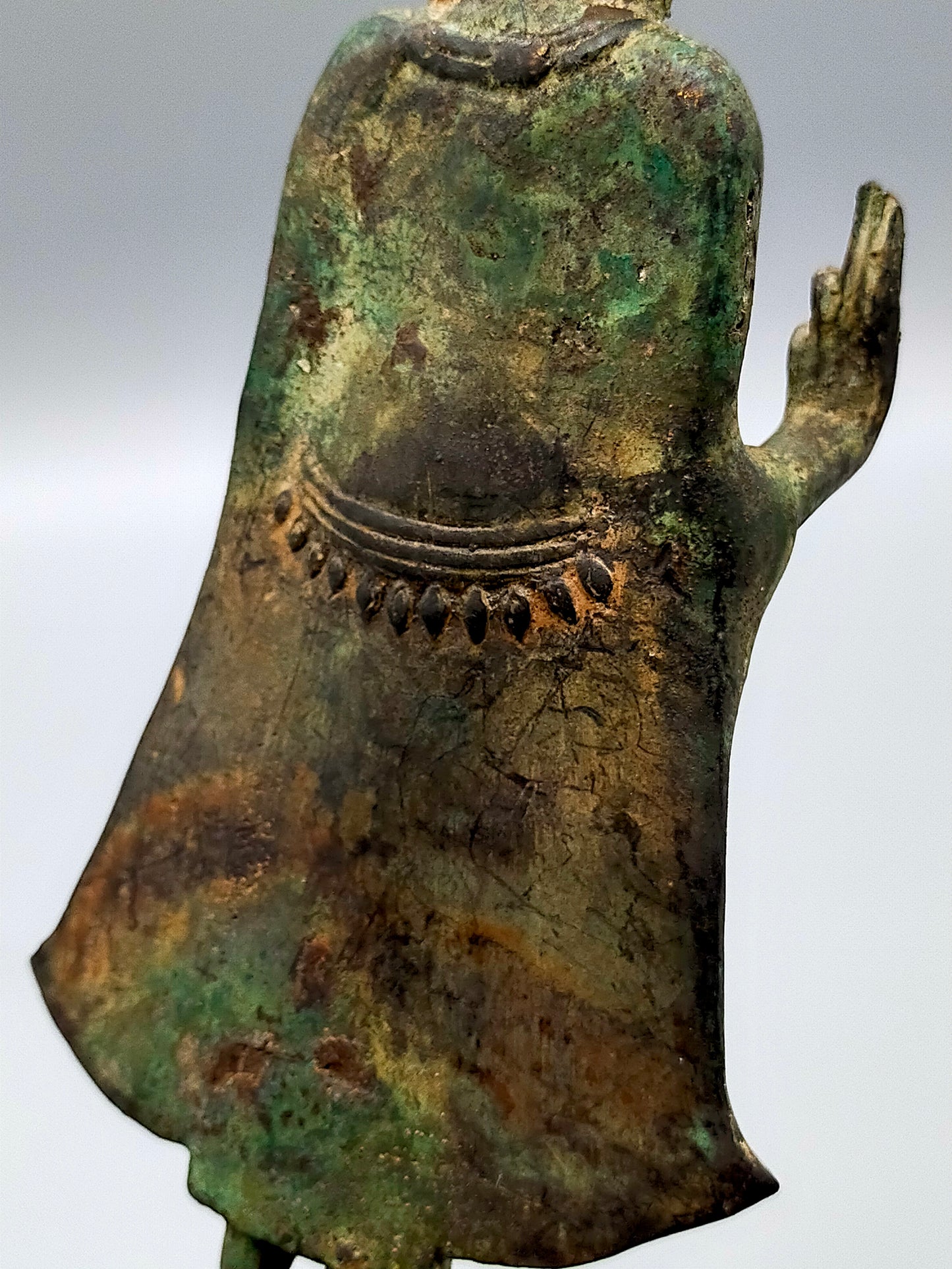 Antike Bronze Buddha Figur Stehender Buddha im Khmer-Stil