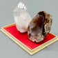 Exklusives Mineralien Set mit Bergkristall und Achat Geode in Vitrine