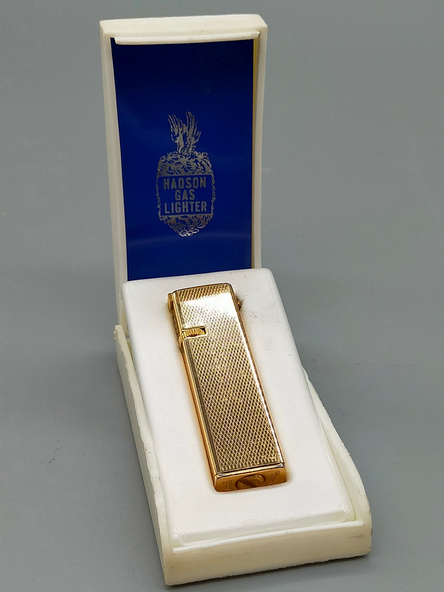 Exklusives Hadson Gas Feuerzeug Vintage Design Goldfarben