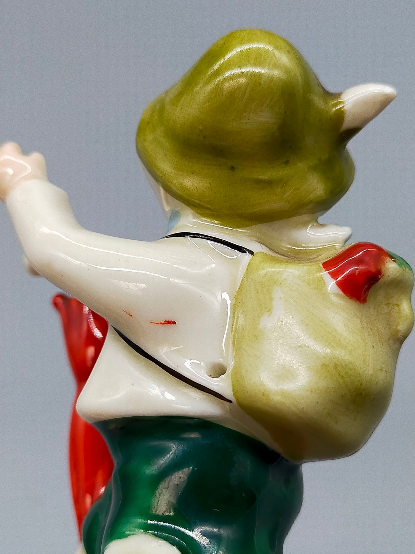 Vintage Porzellan Figur Wanderjunge mit Regenschirm Klassisches Design