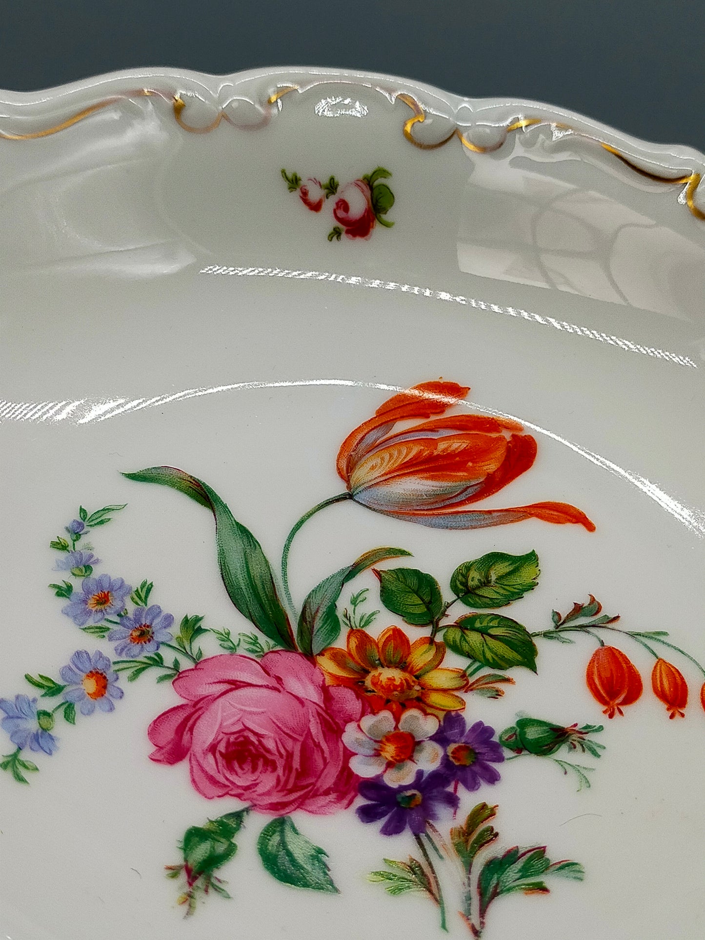 Edle Volkstedt Porzellan Schale Elegantes Blumendekor mit Goldrand