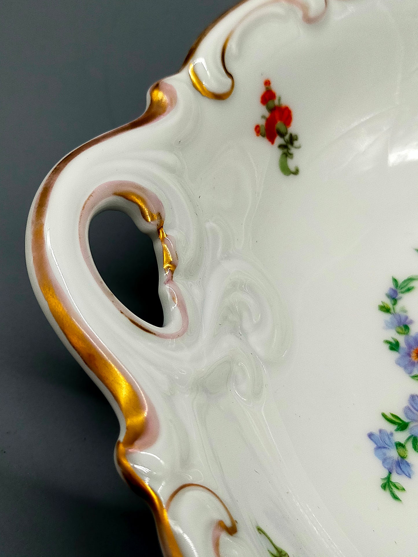 Edle Volkstedt Porzellan Schale Elegantes Blumendekor mit Goldrand