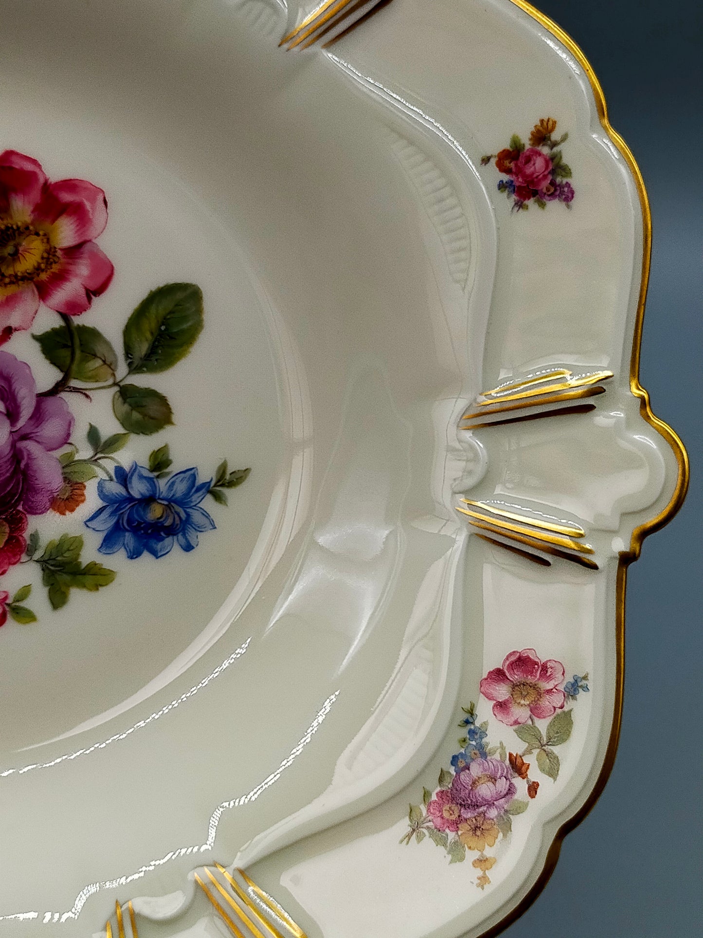 Edle Fürstenberg Porzellan Schale Klassisches Blumendekor mit Goldrand