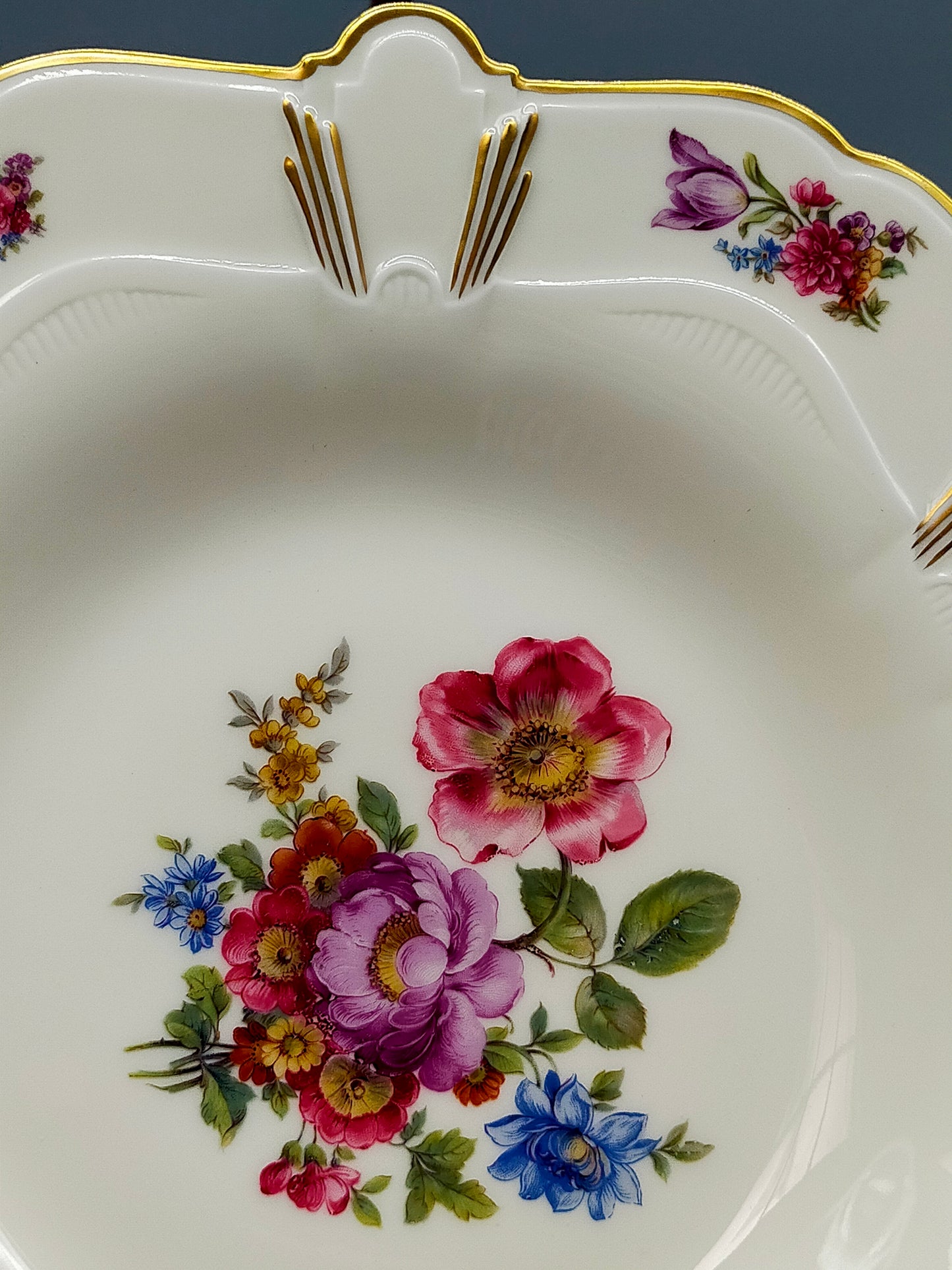 Edle Fürstenberg Porzellan Schale Klassisches Blumendekor mit Goldrand