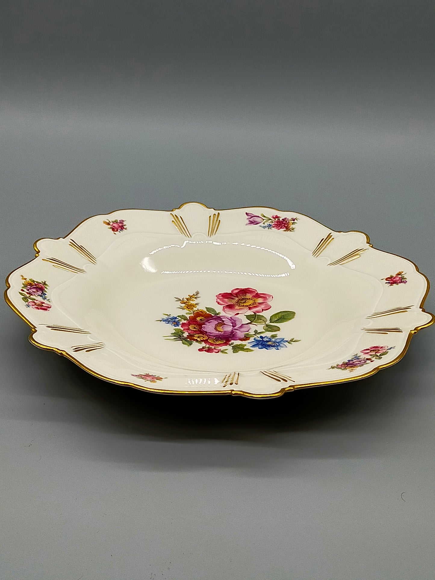 Edle Fürstenberg Porzellan Schale Klassisches Blumendekor mit Goldrand