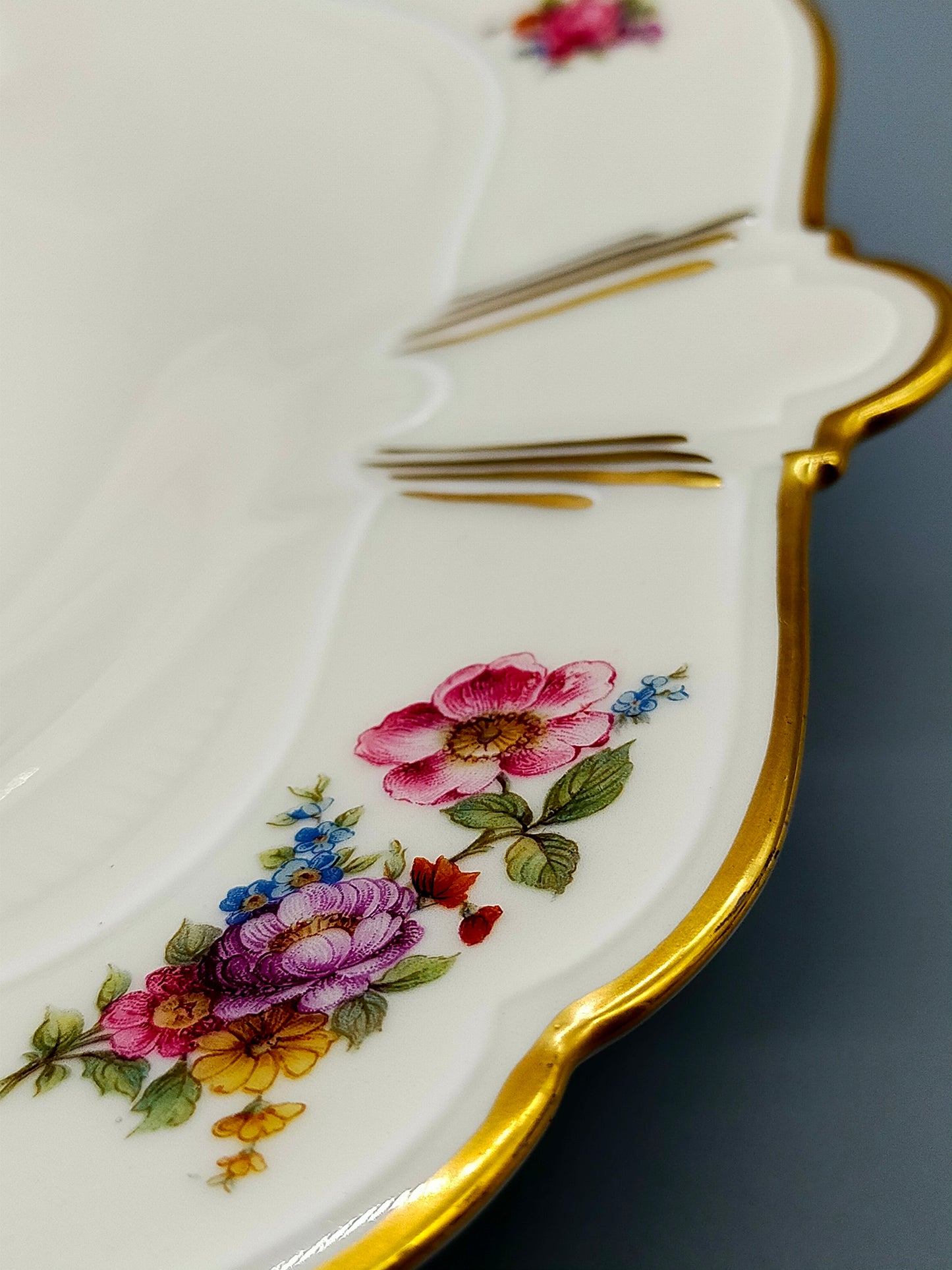 Edle Fürstenberg Porzellan Schale Klassisches Blumendekor mit Goldrand