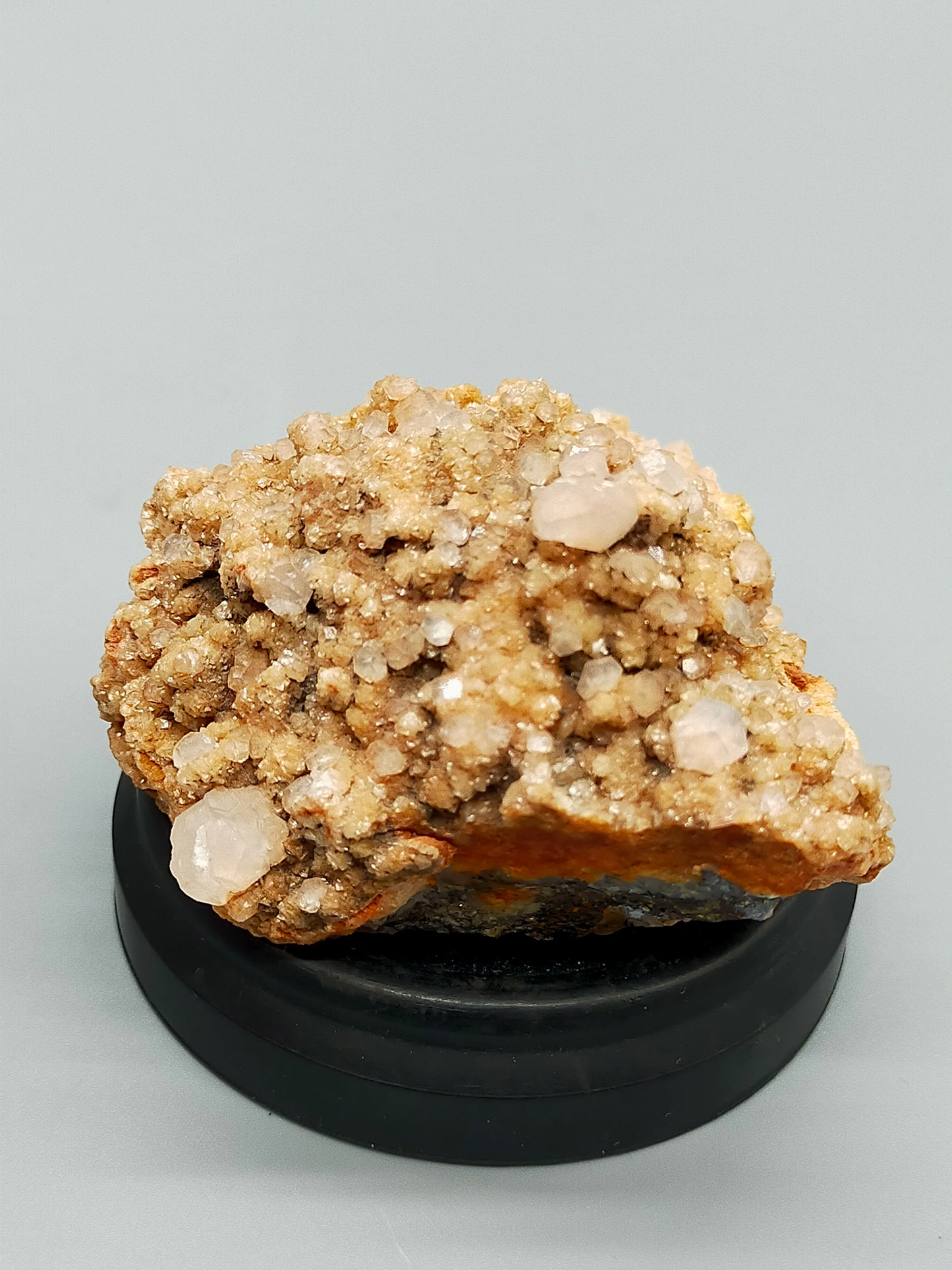 Faszinierende Mineralienstufe mit Bergkristall Sulfidmineralen