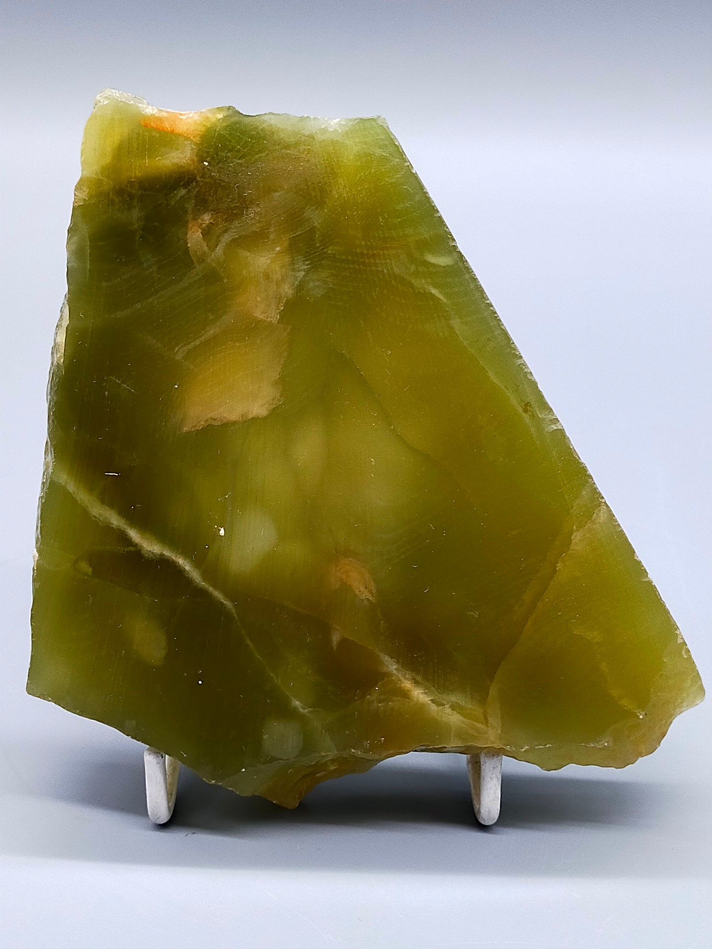 Grüner Opal Rohstein Naturbelassener Edelstein mit Muschelbruch